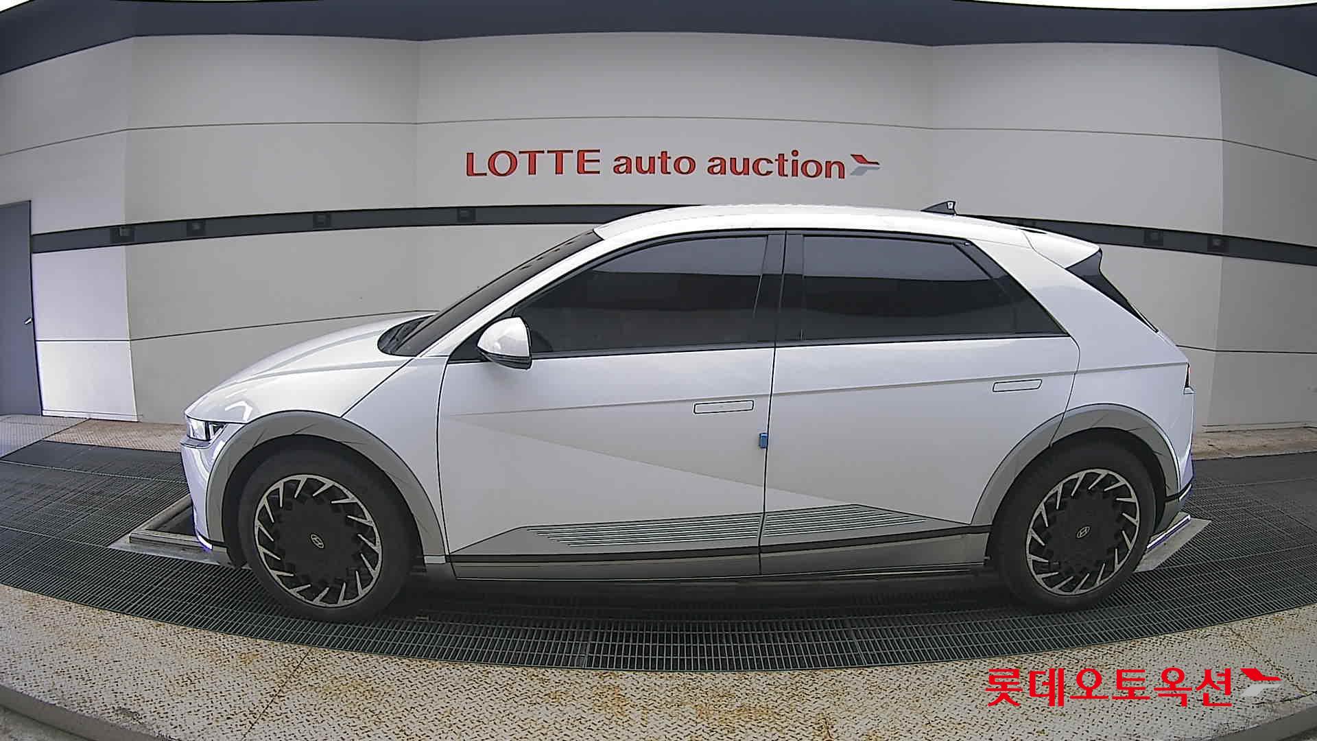 2022 - hyundai ioniq