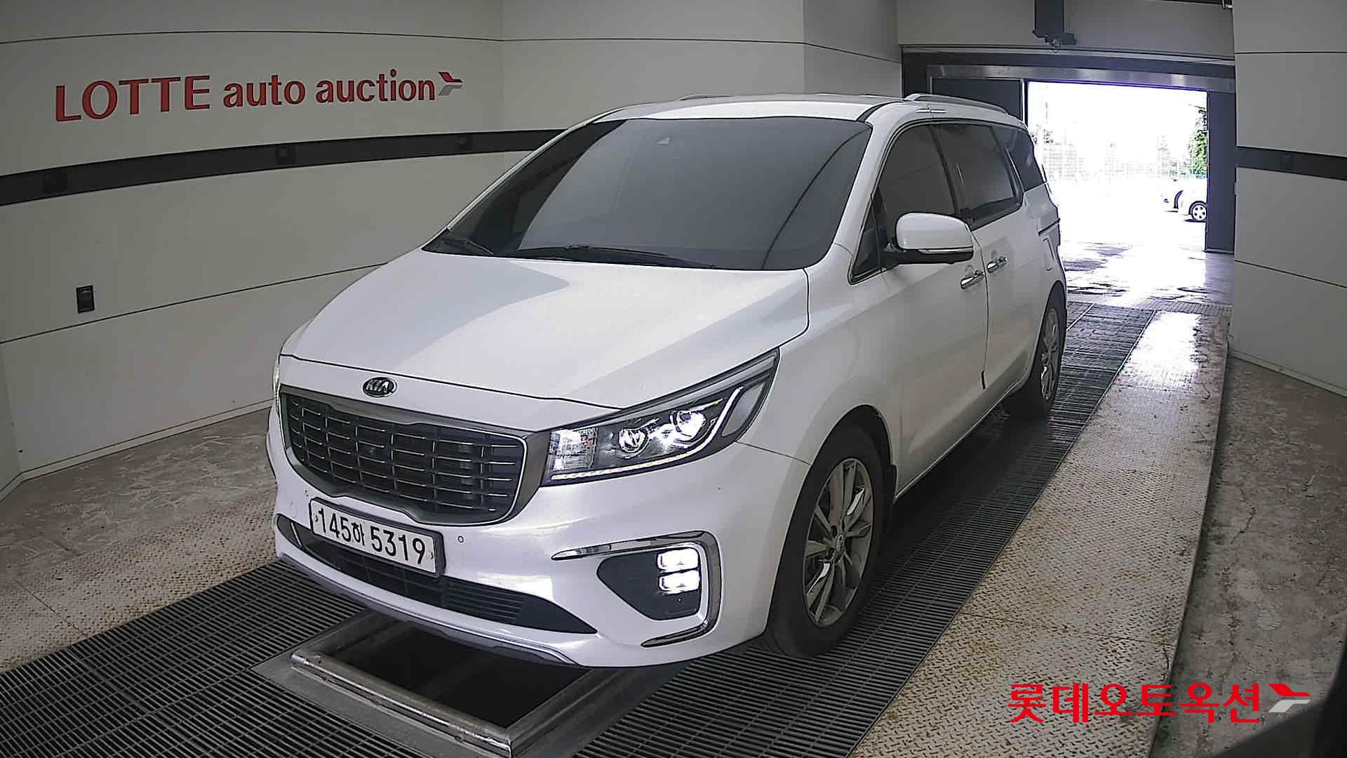 2020 - kia carnival