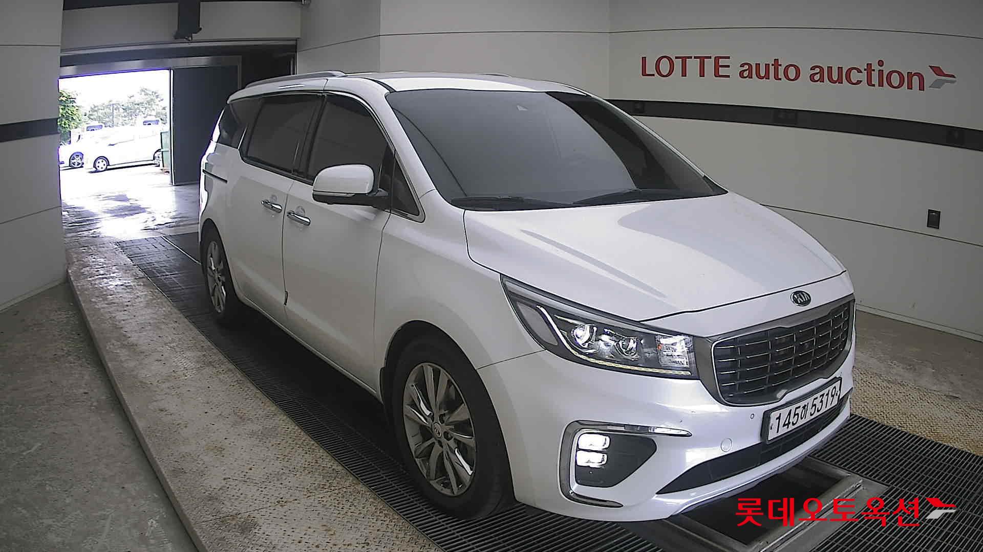 2020 - kia carnival