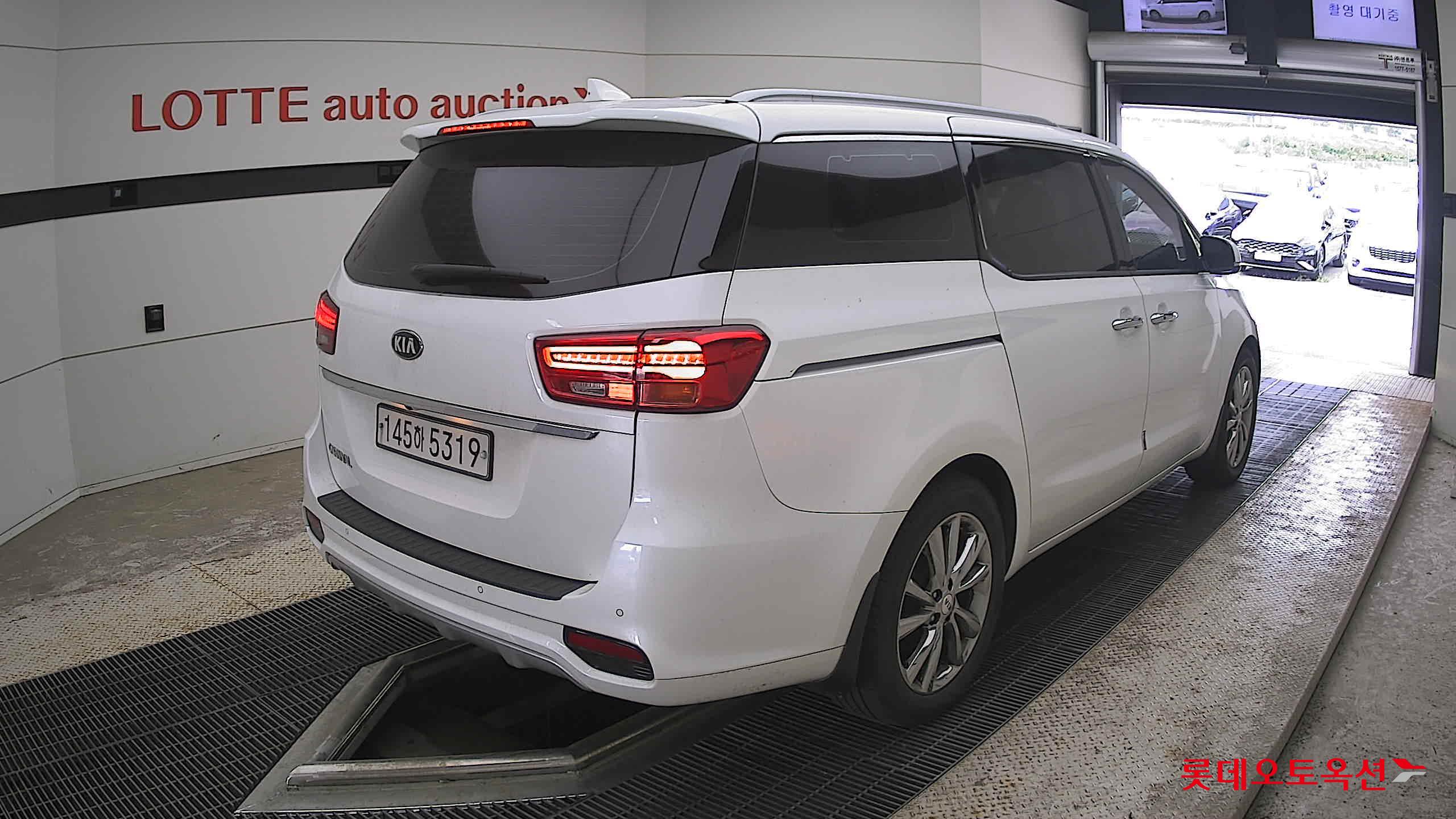 2020 - kia carnival