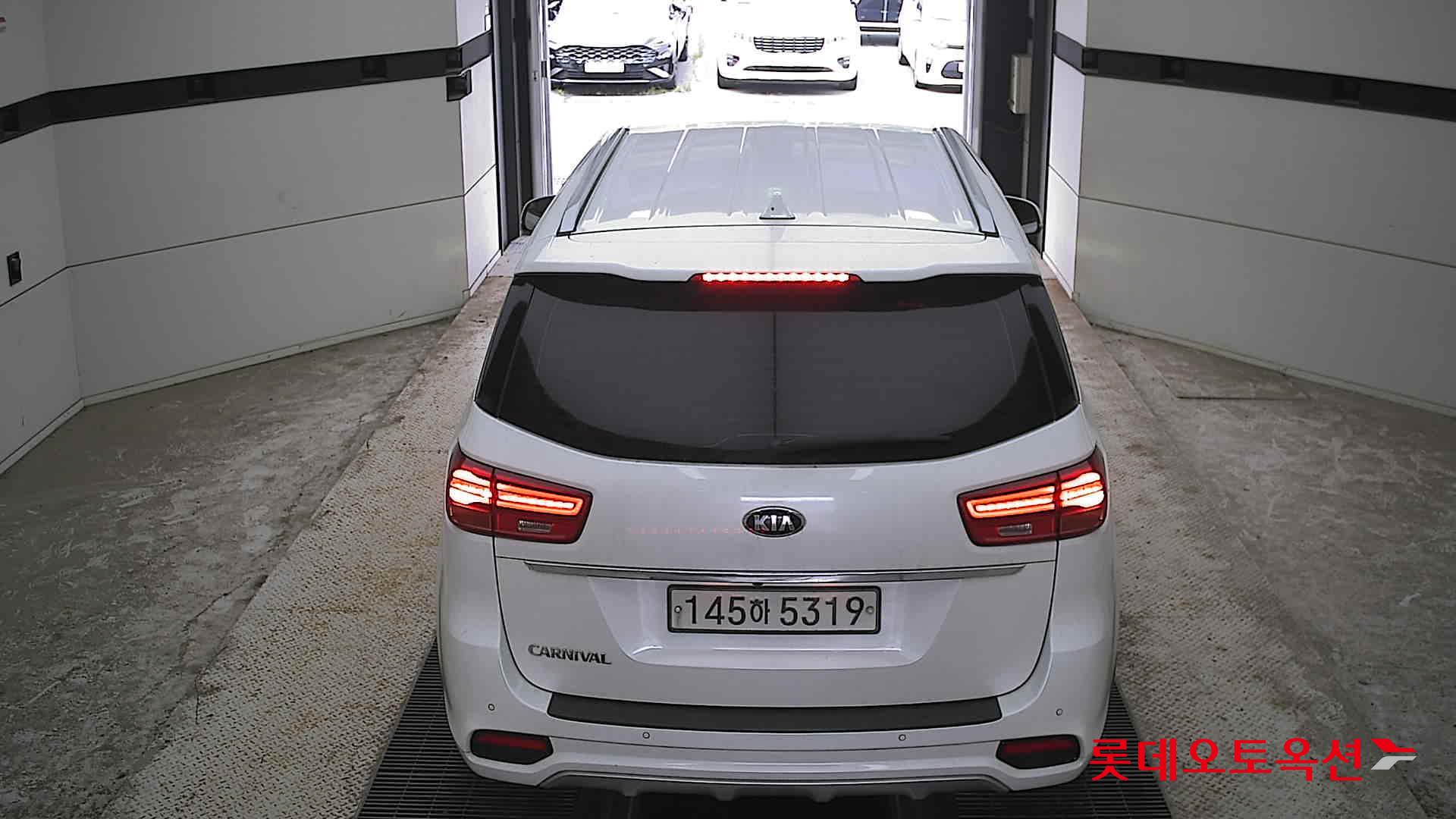 2020 - kia carnival
