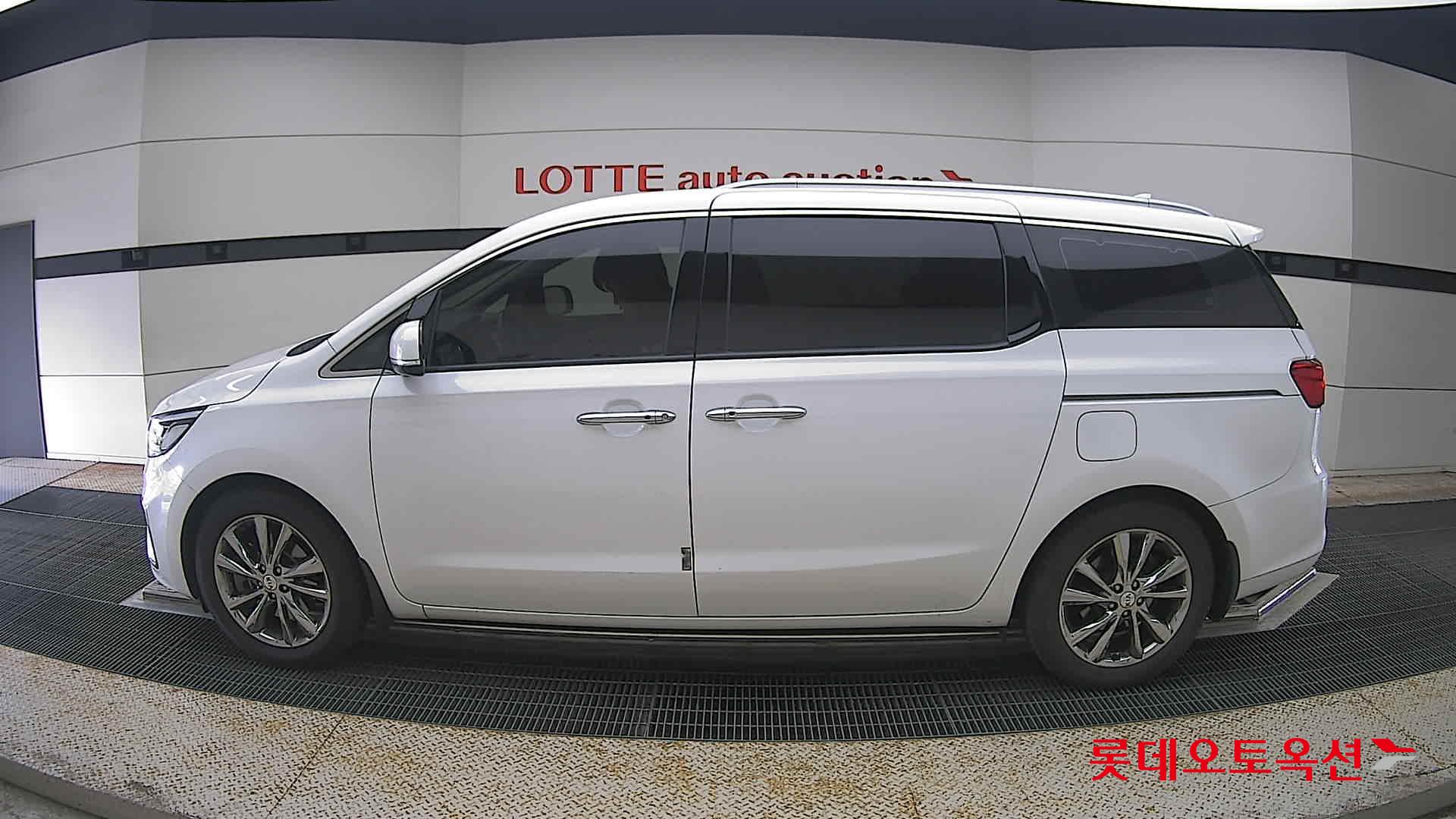 2020 - kia carnival