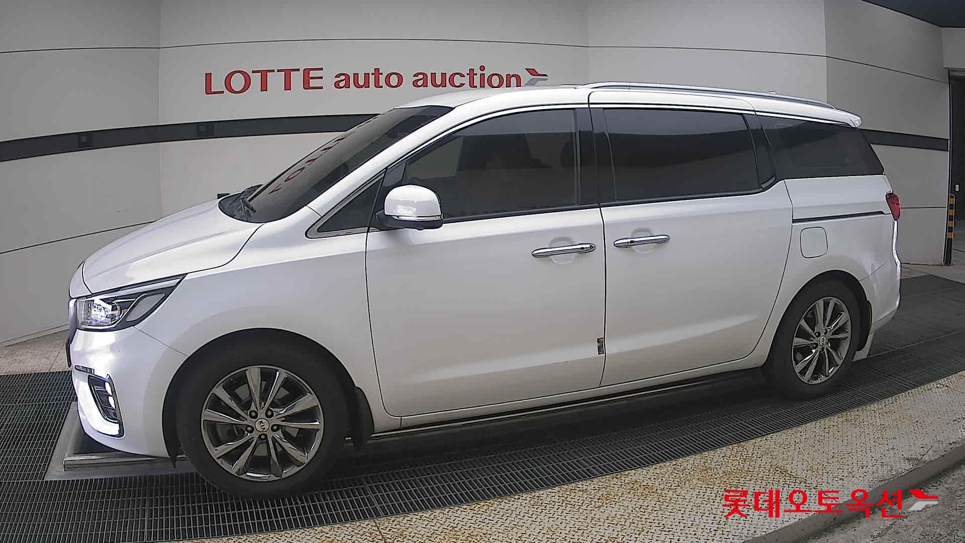 2020 - kia carnival