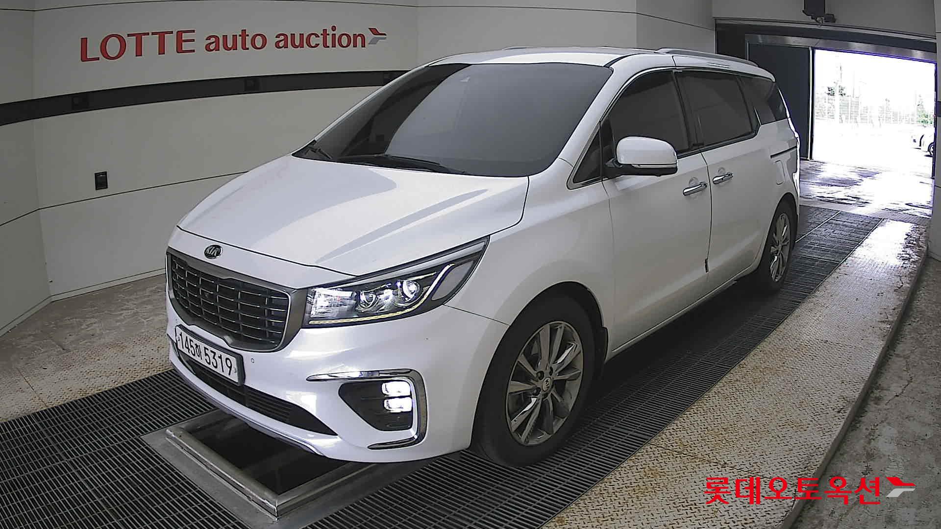 2020 - kia carnival