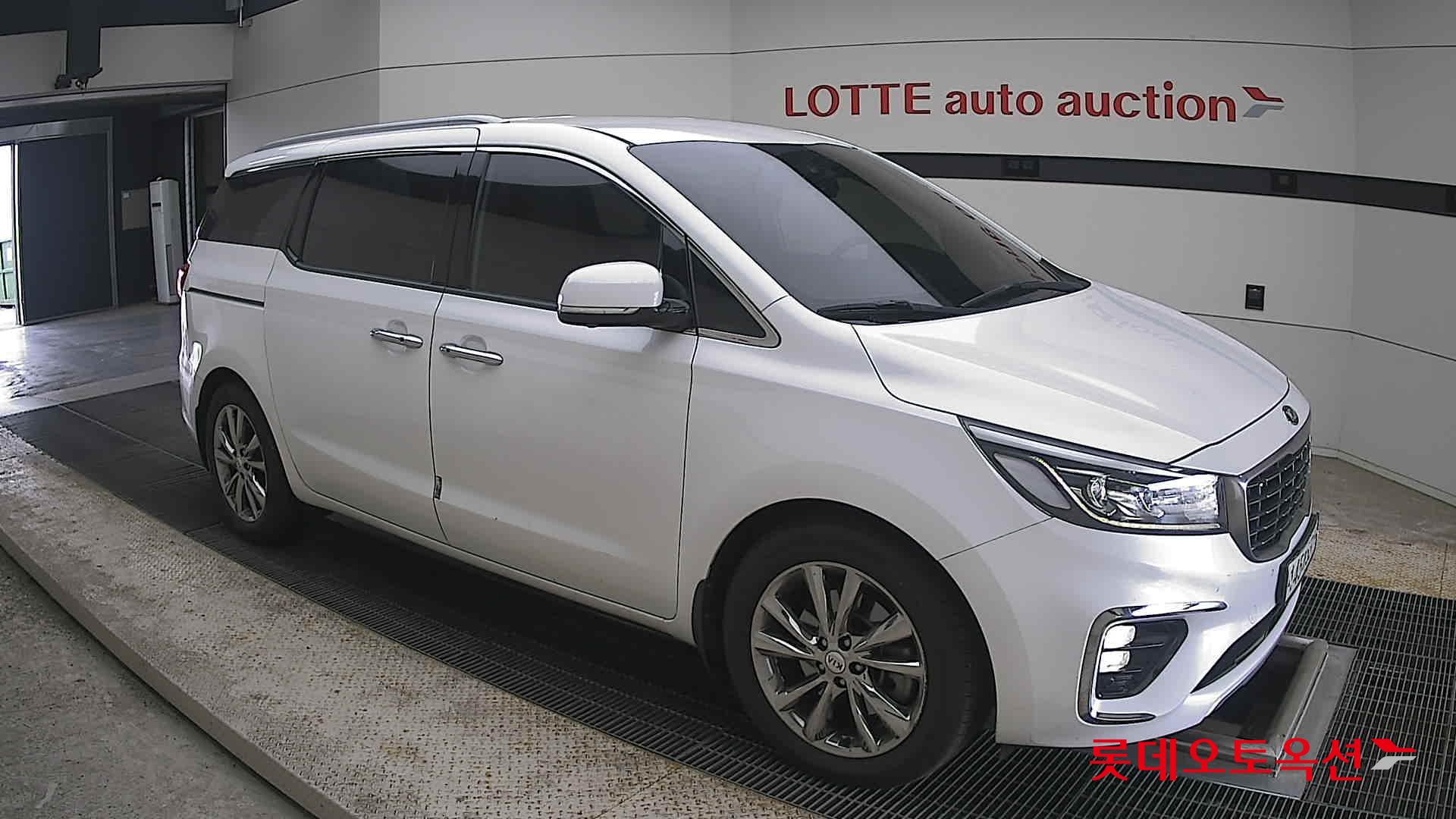2020 - kia carnival