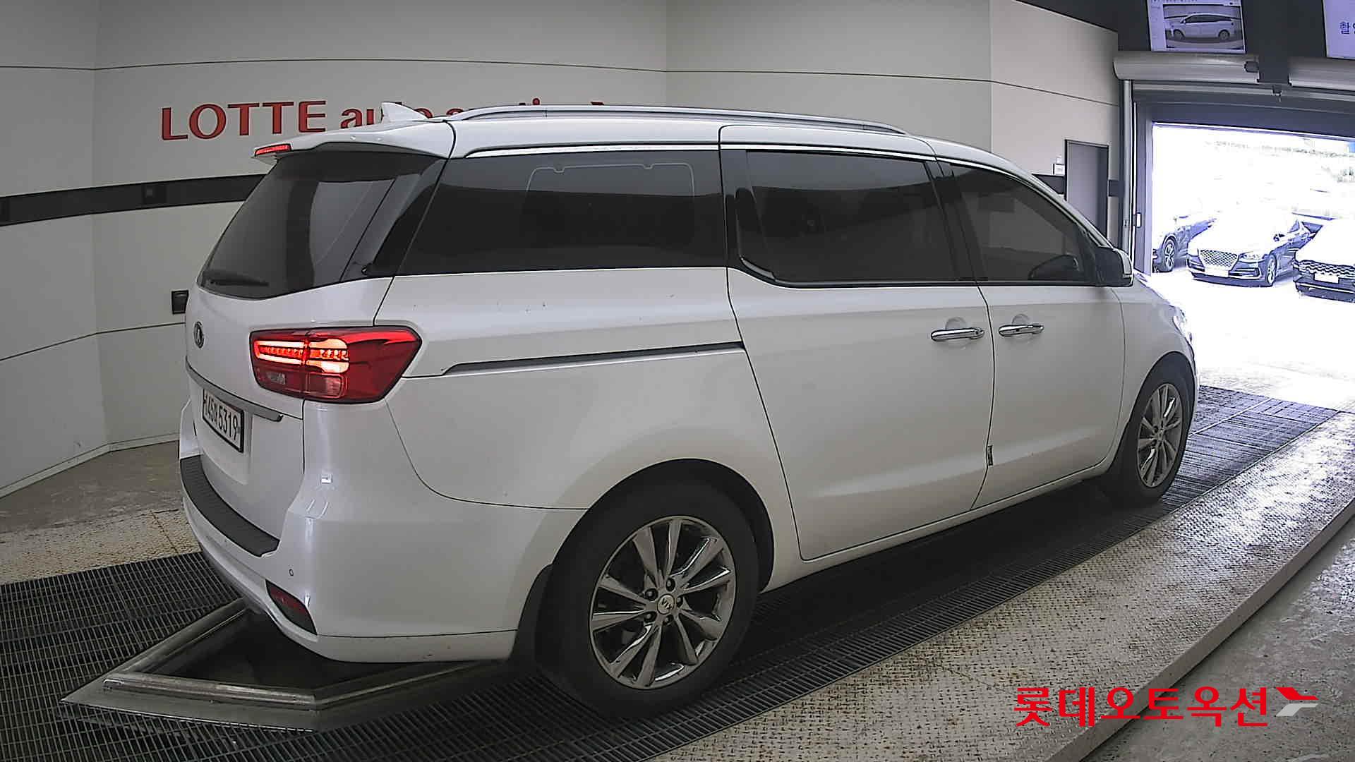 2020 - kia carnival