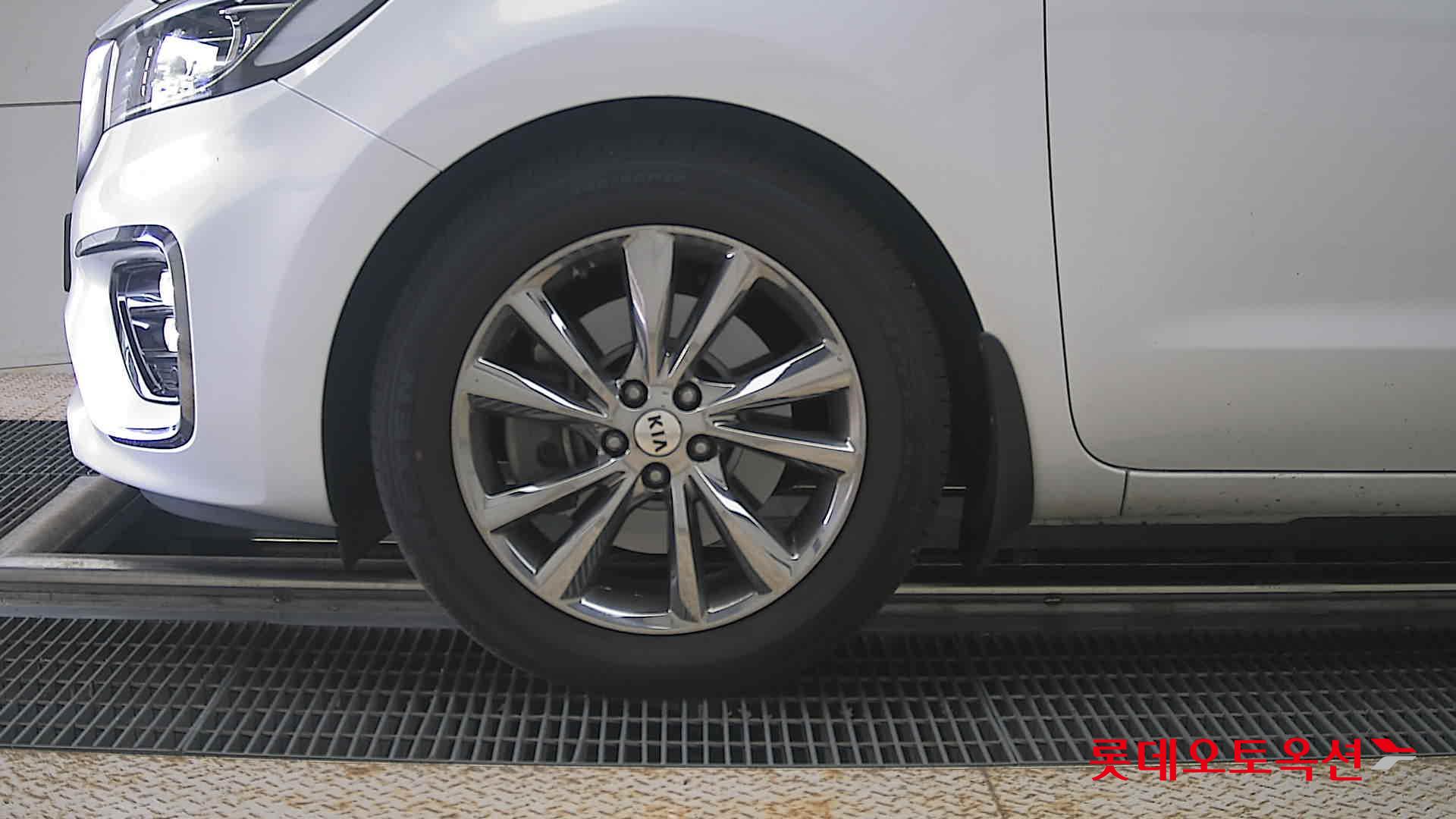 2020 - kia carnival