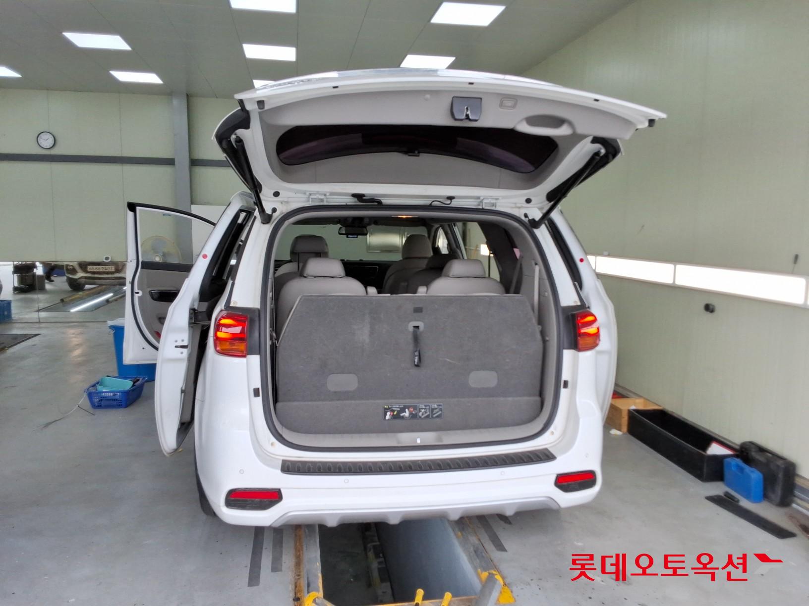 2020 - kia carnival