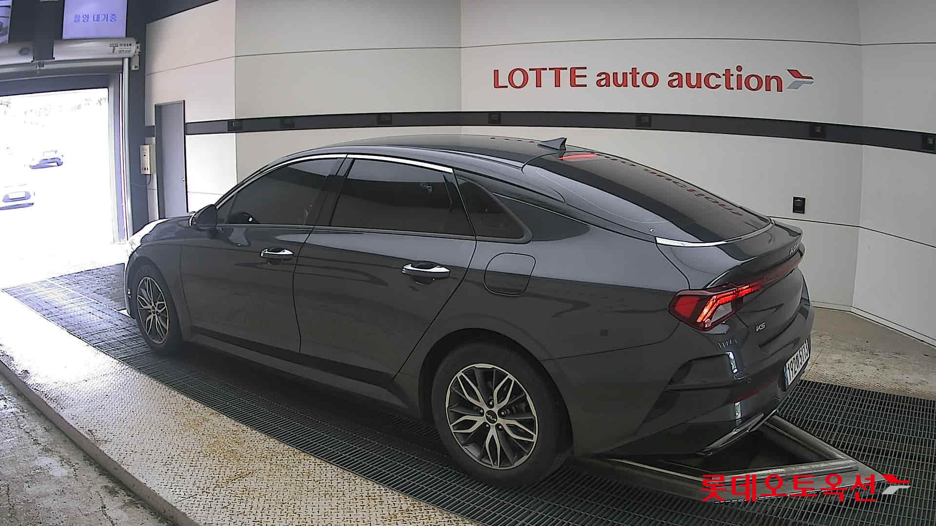 2023 - kia k5