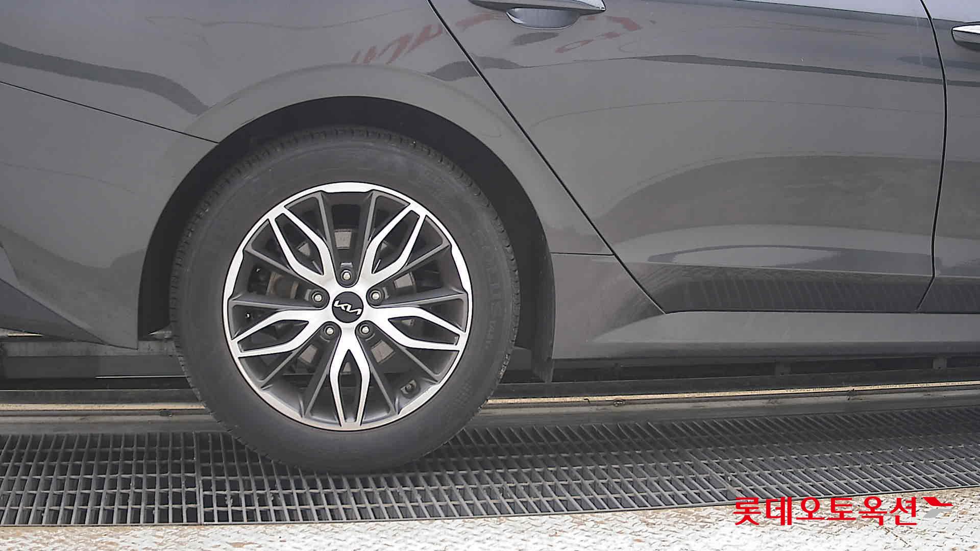 2023 - kia k5