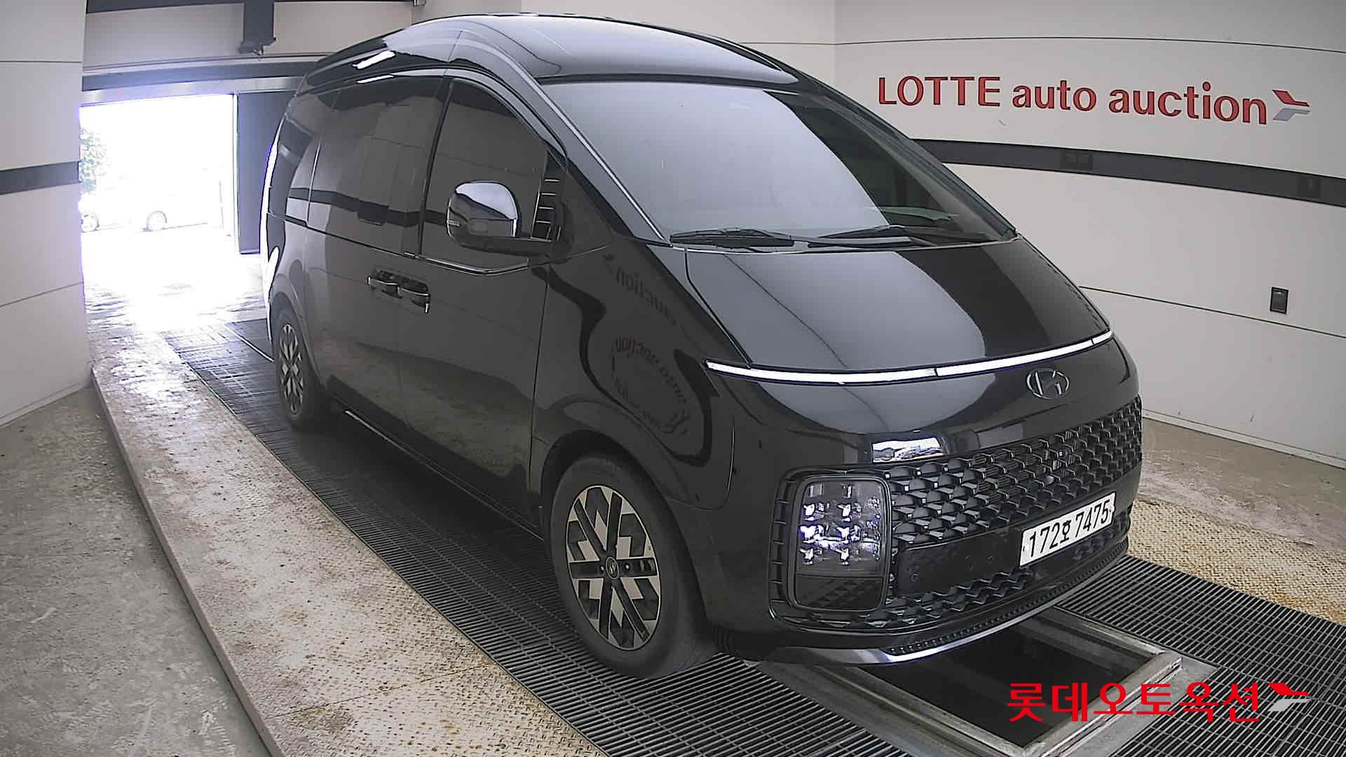 2023 - hyundai staria