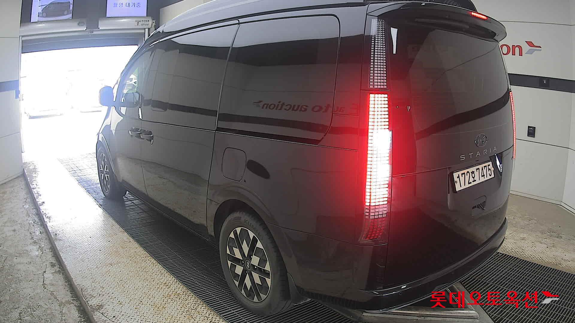 2023 - hyundai staria