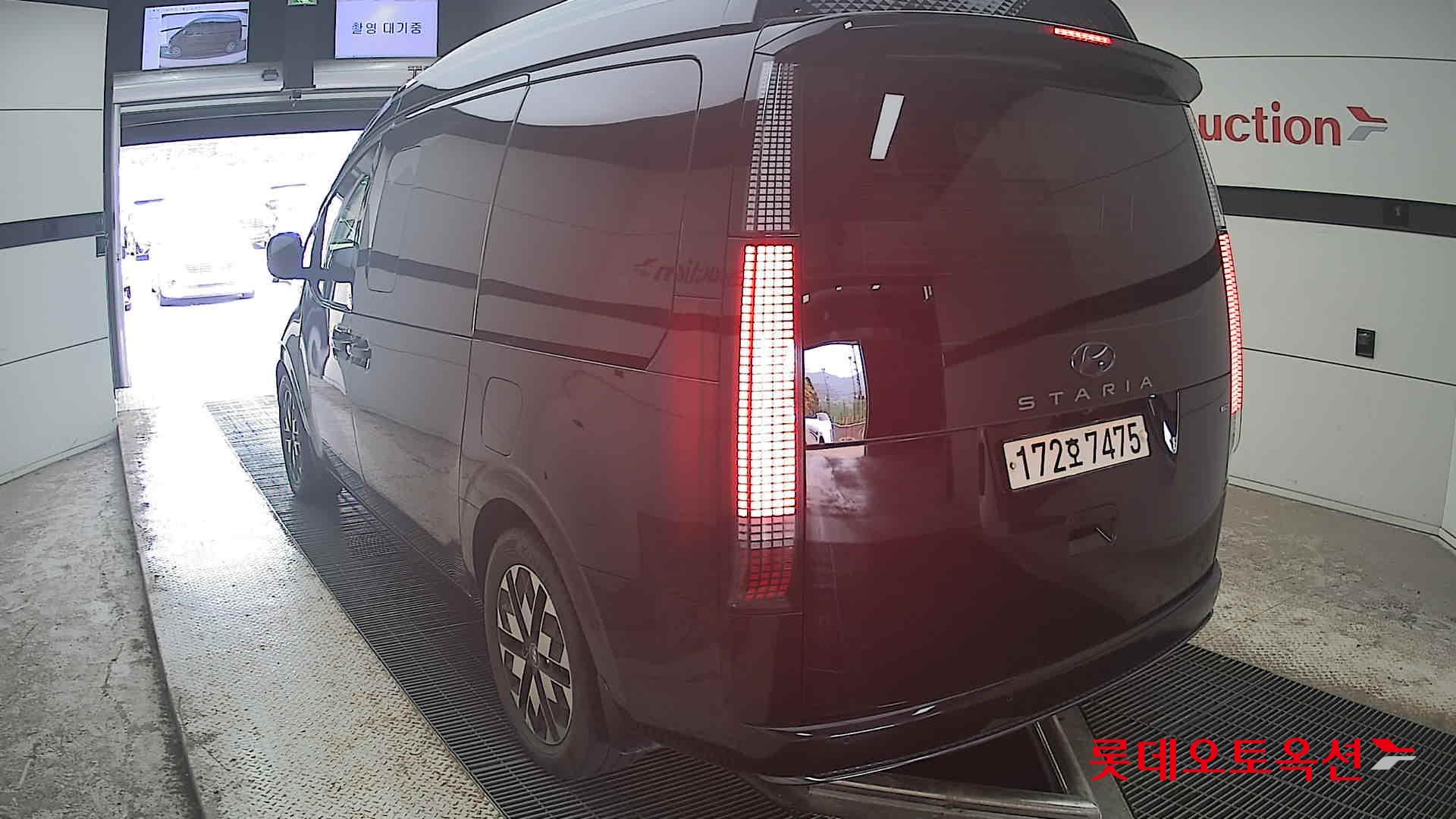 2023 - hyundai staria