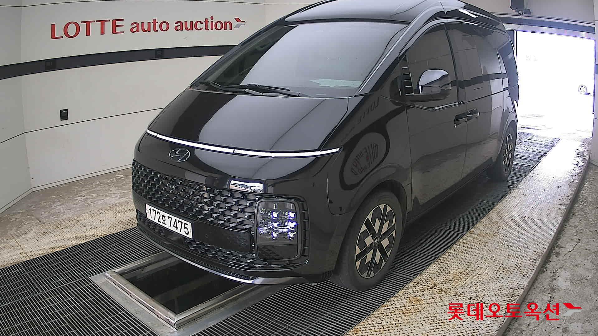 2023 - hyundai staria