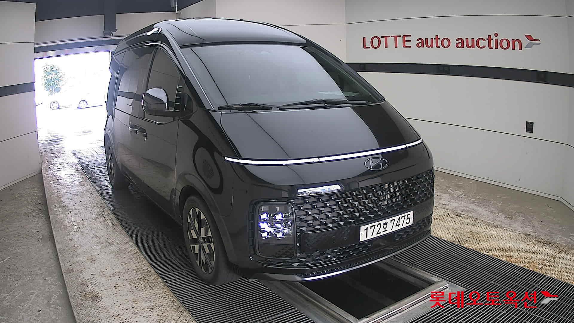 2023 - hyundai staria