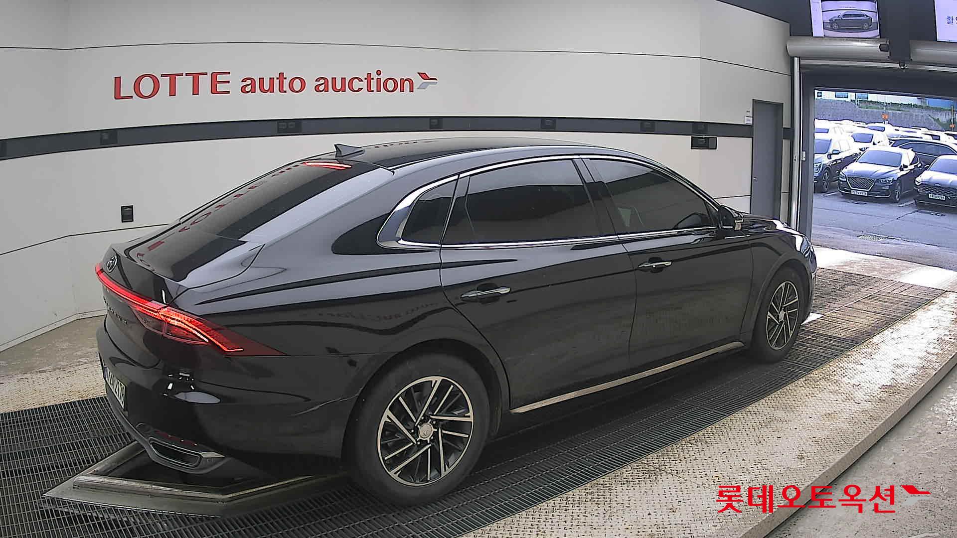 2022 - hyundai grandeur