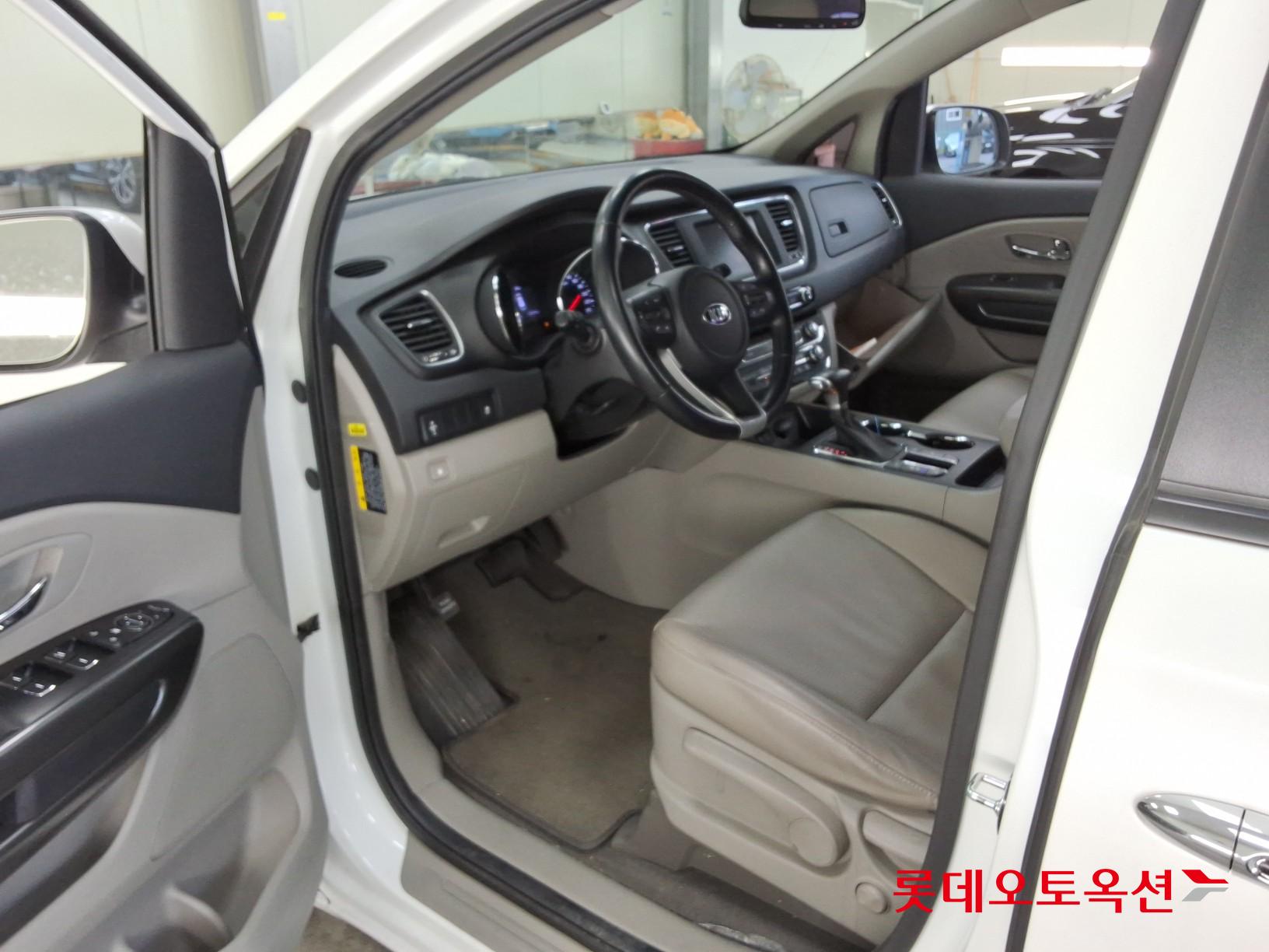 2019 - kia carnival