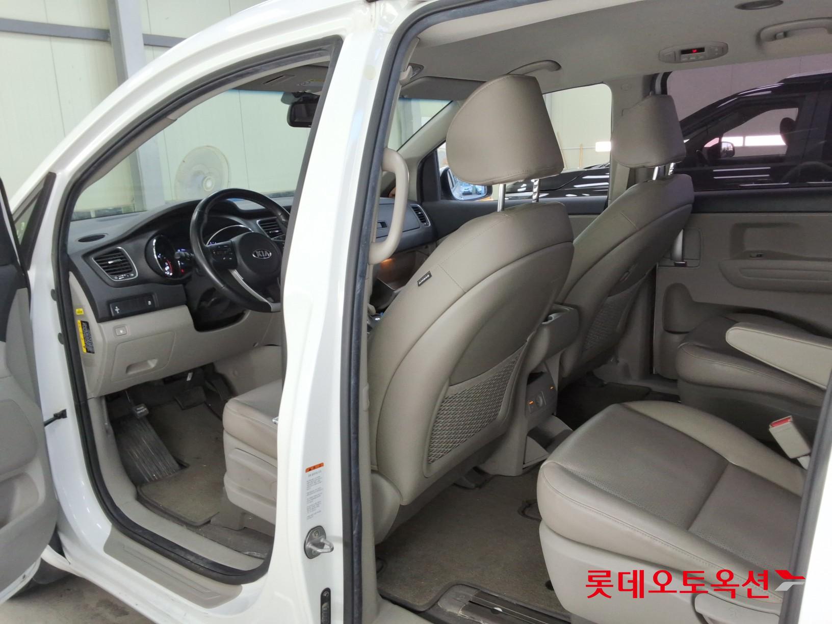 2019 - kia carnival