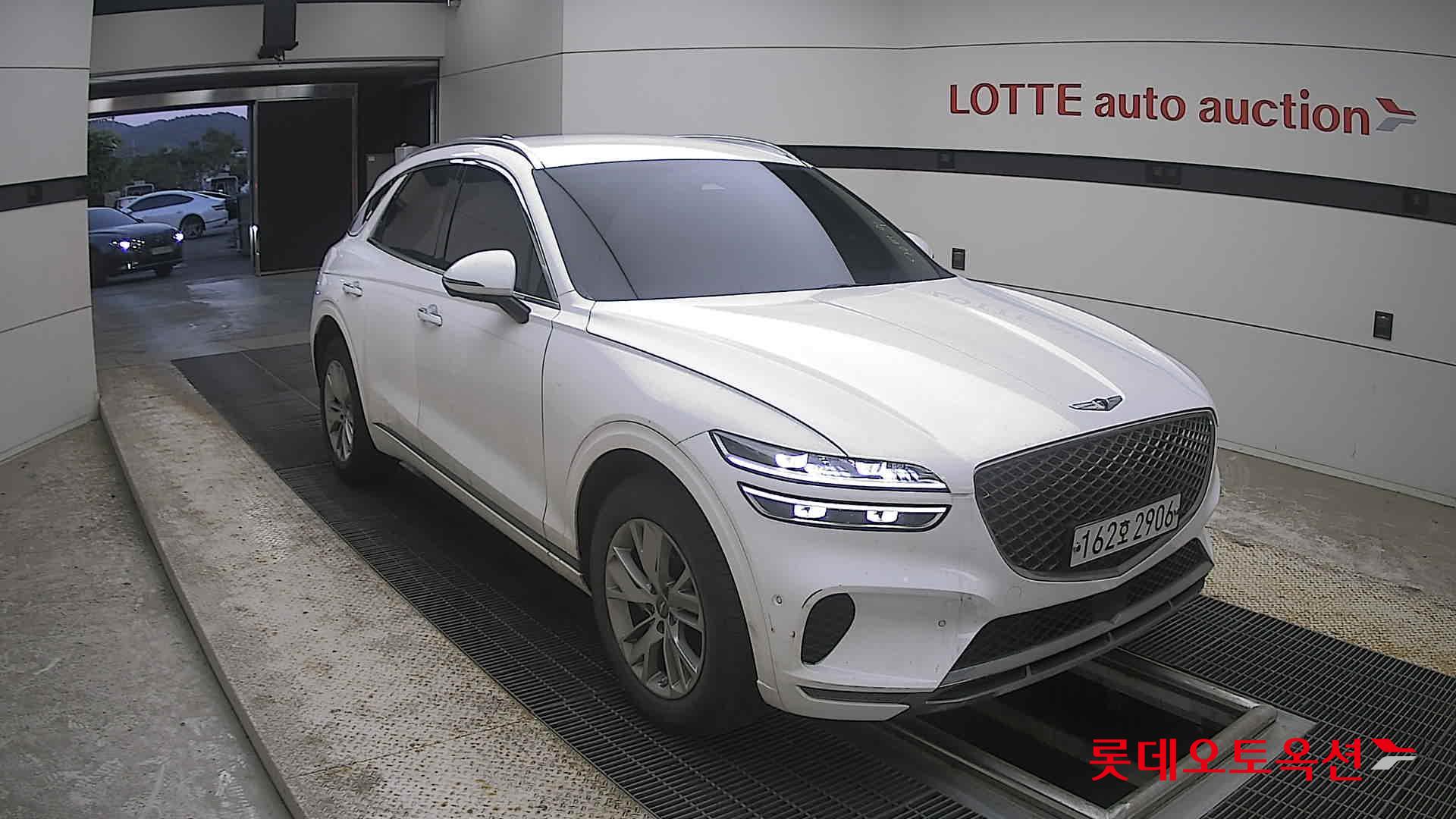2021 - genesis gv70