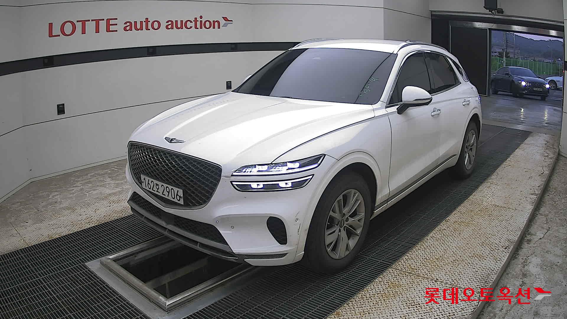 2021 - genesis gv70