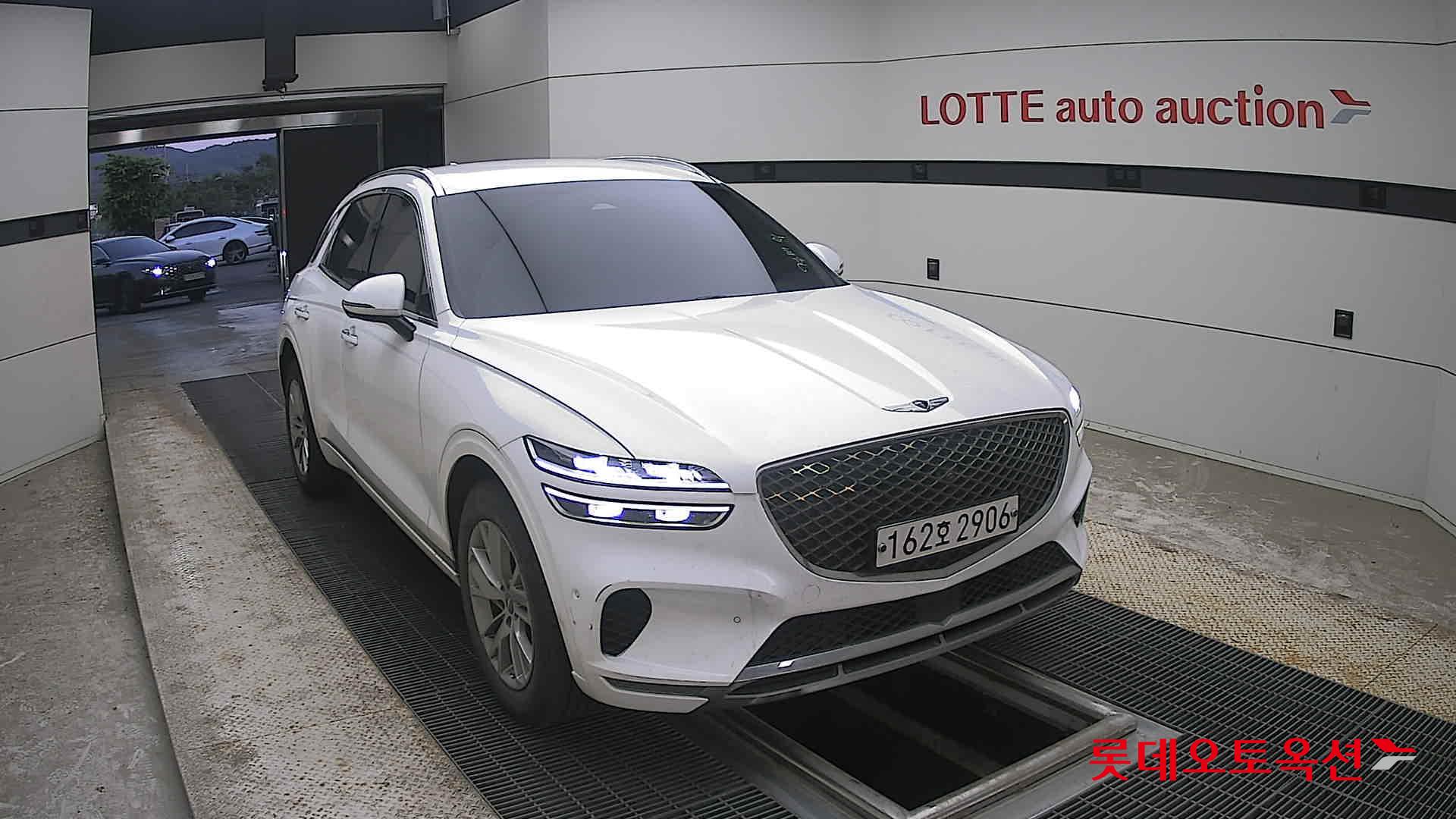 2021 - genesis gv70