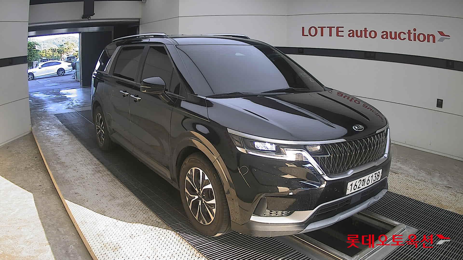 2021 - kia carnival