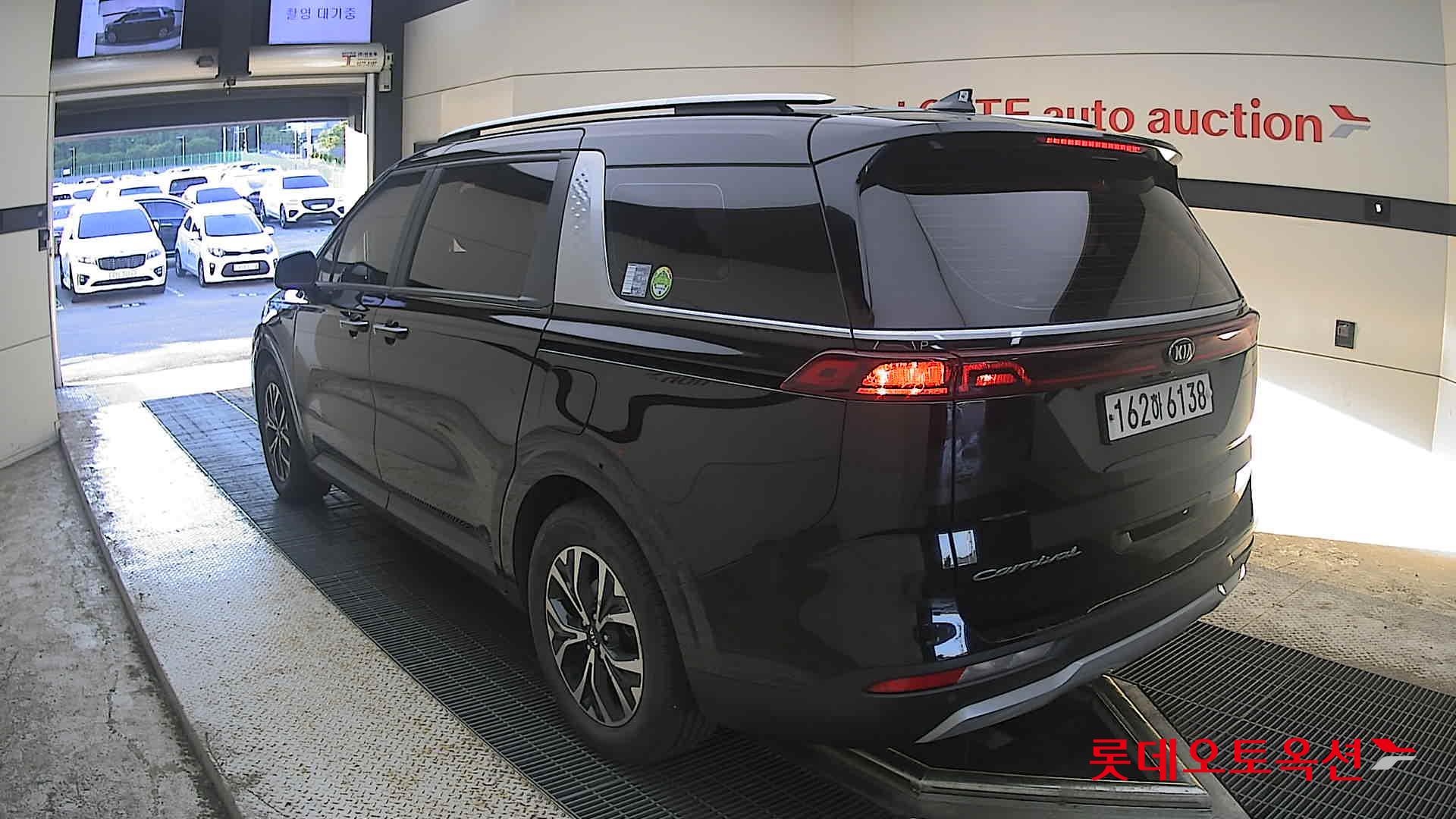 2021 - kia carnival