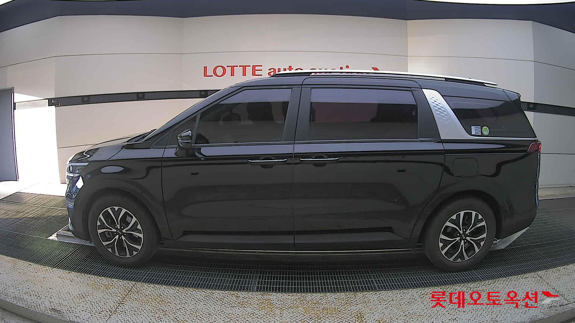 2021 - kia carnival