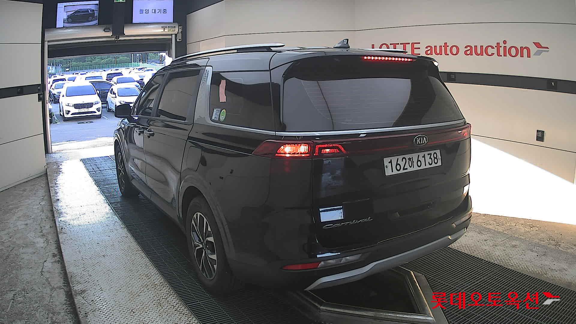 2021 - kia carnival