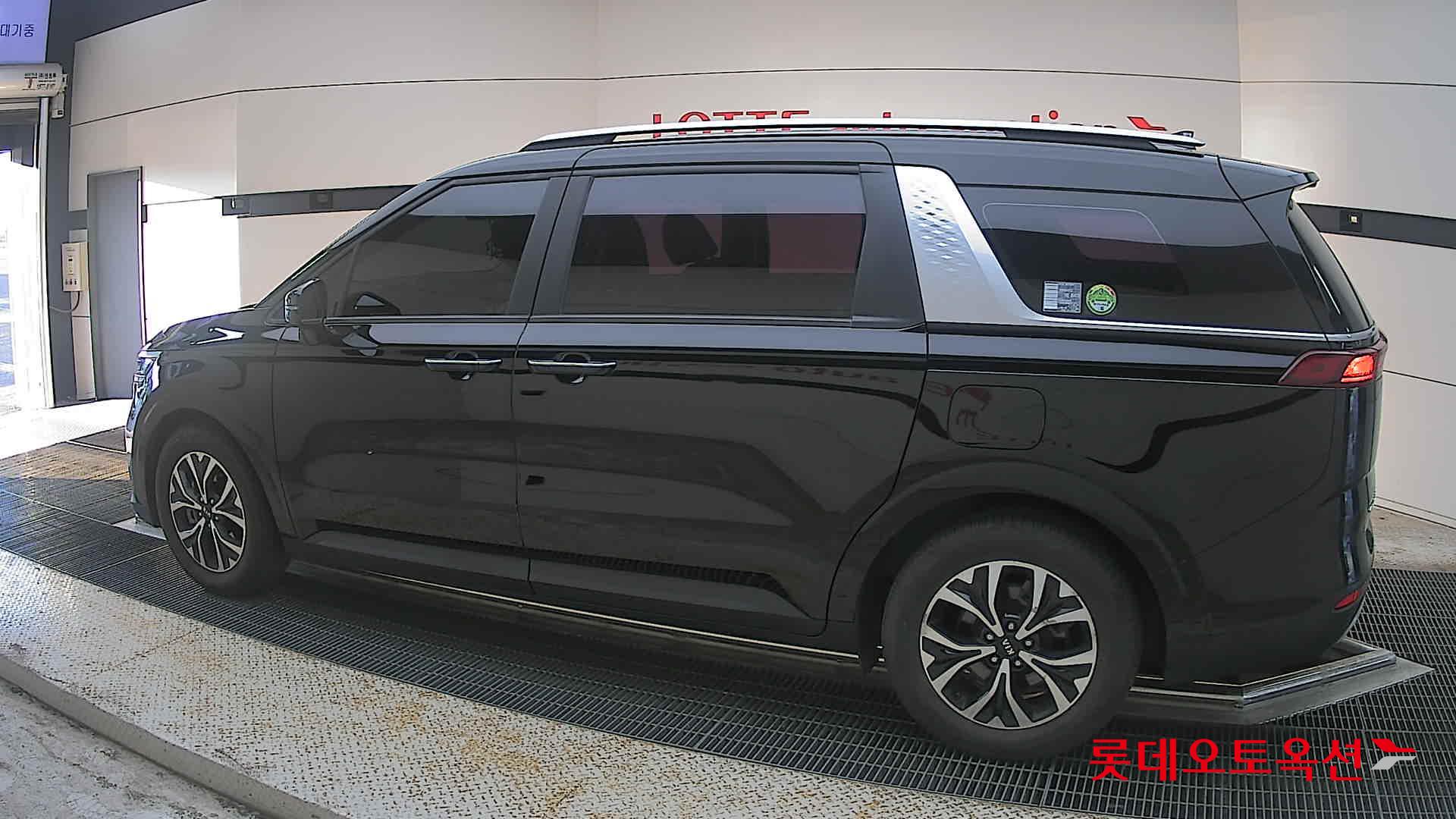 2021 - kia carnival