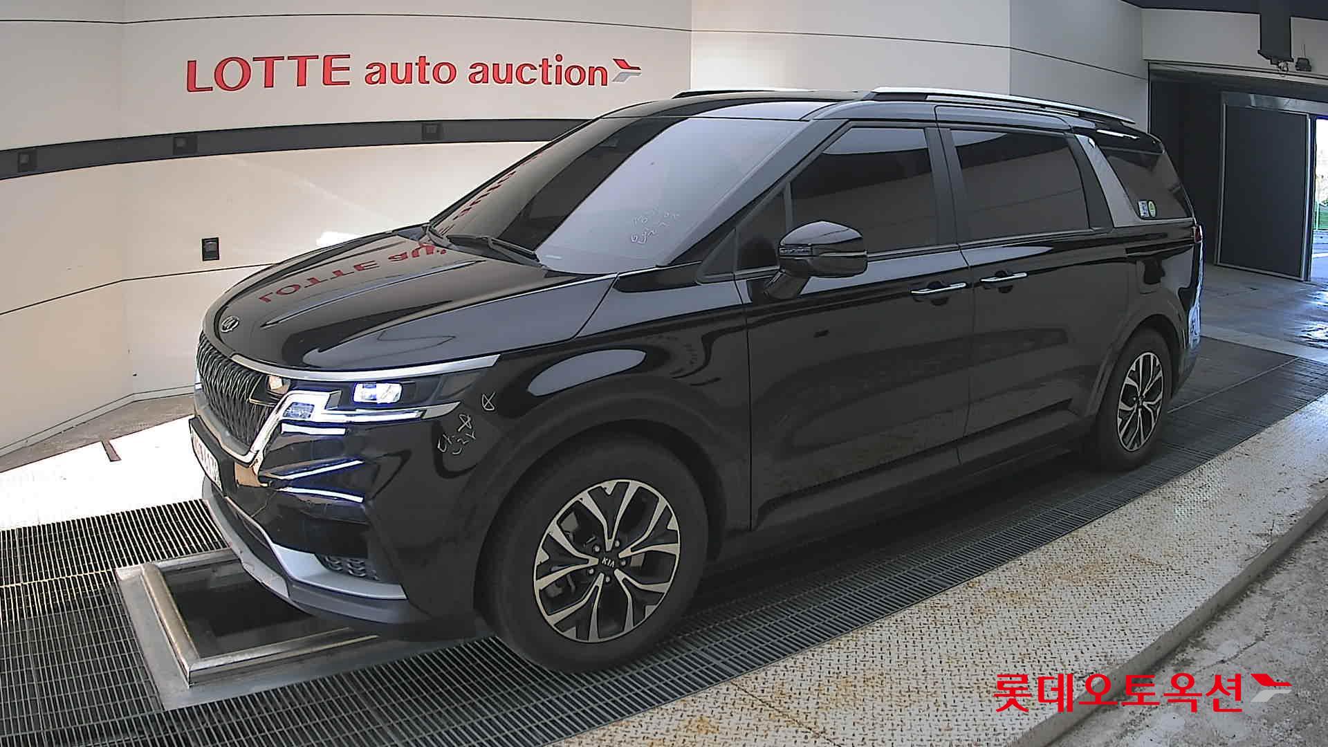 2021 - kia carnival