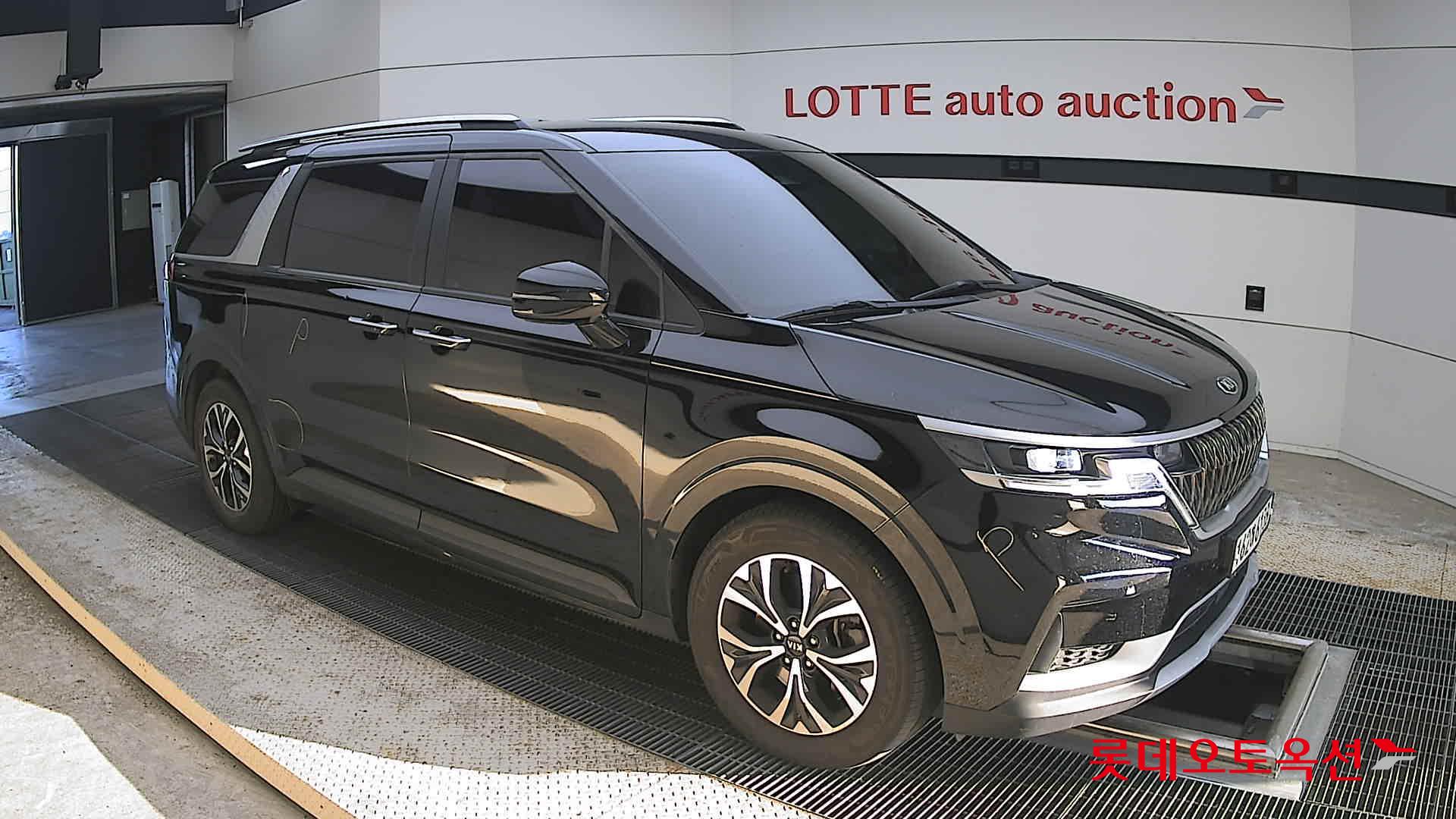 2021 - kia carnival