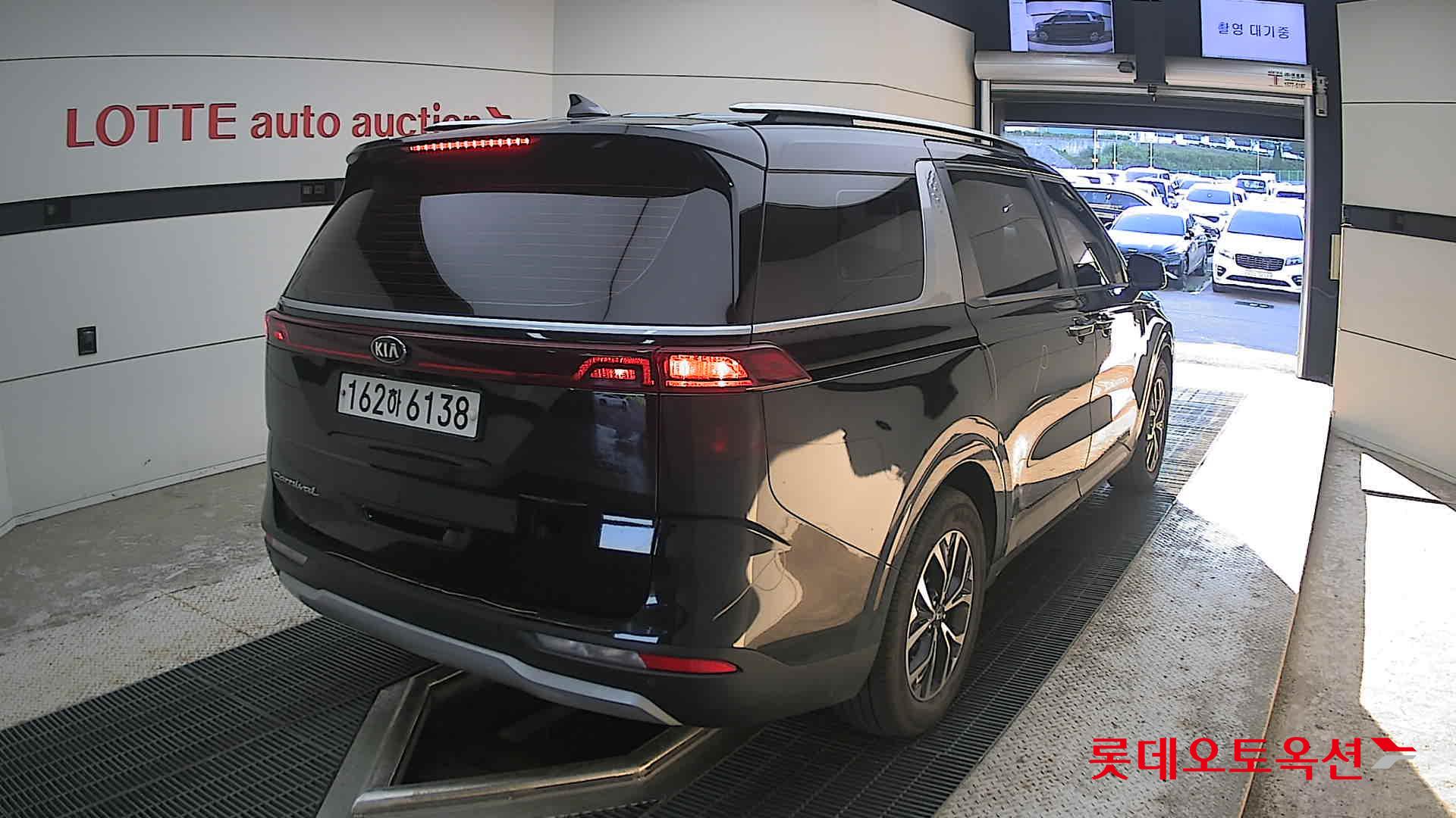 2021 - kia carnival