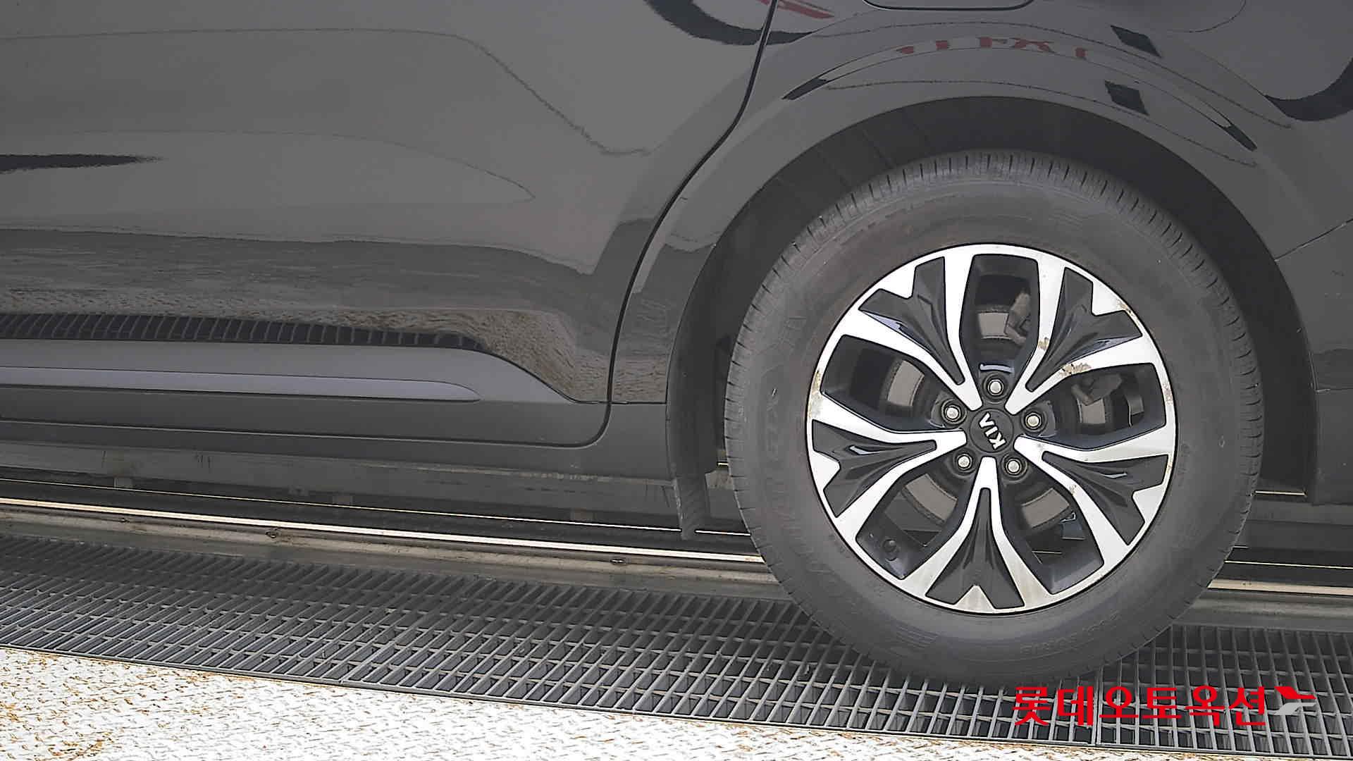 2021 - kia carnival