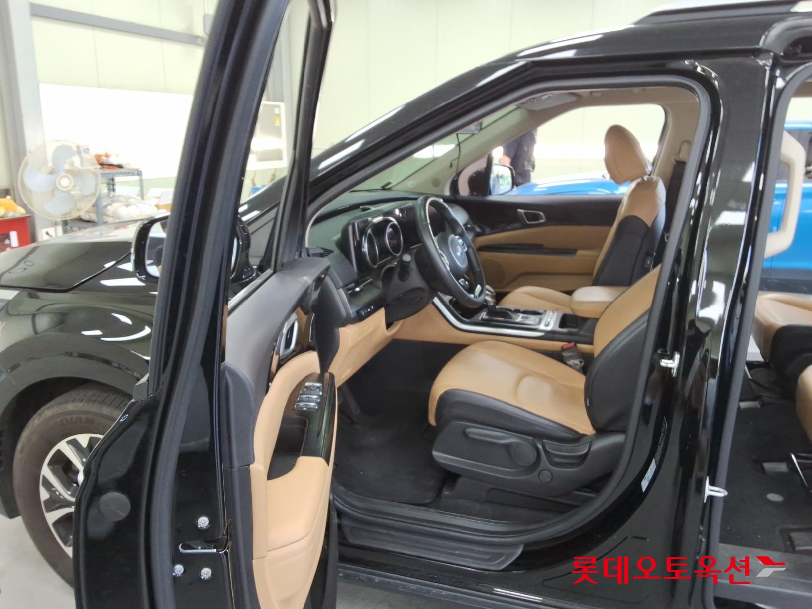 2021 - kia carnival