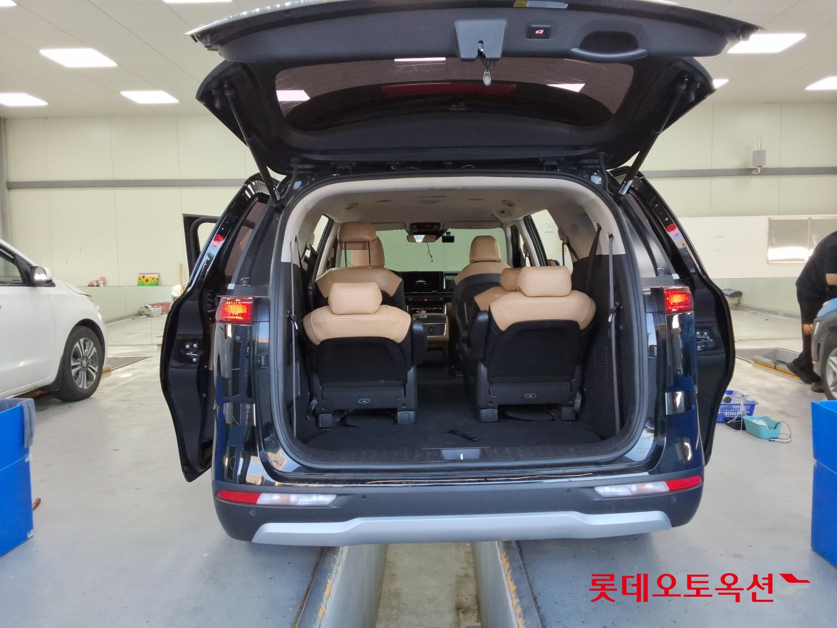 2021 - kia carnival