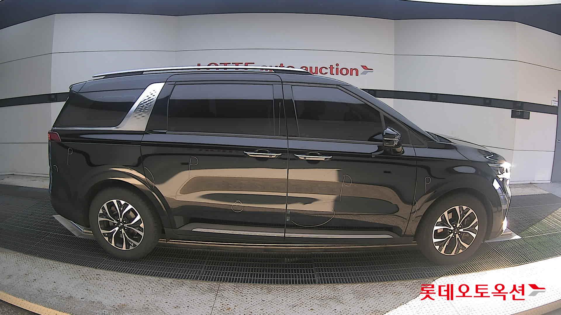 2021 - kia carnival