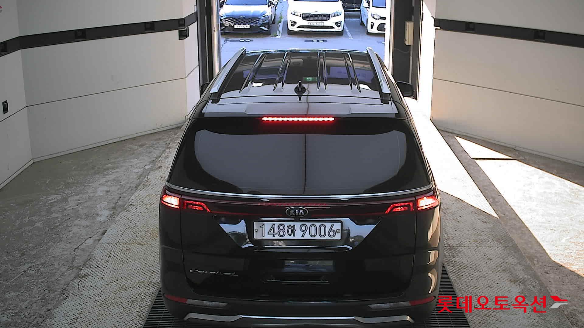 2021 - kia carnival