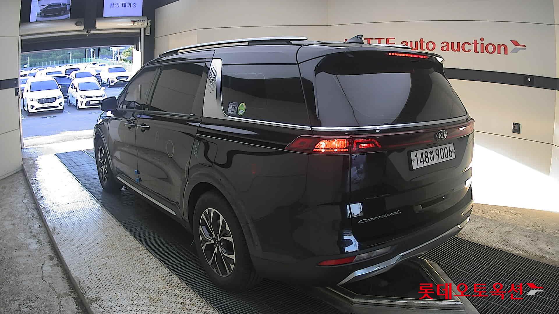 2021 - kia carnival