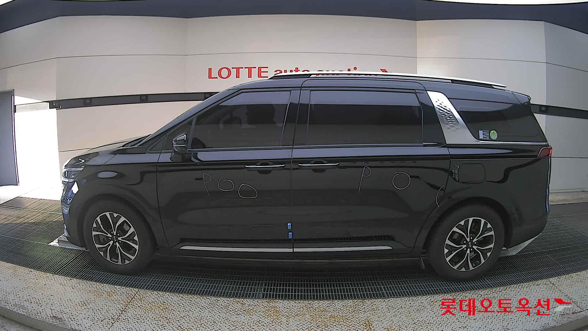 2021 - kia carnival