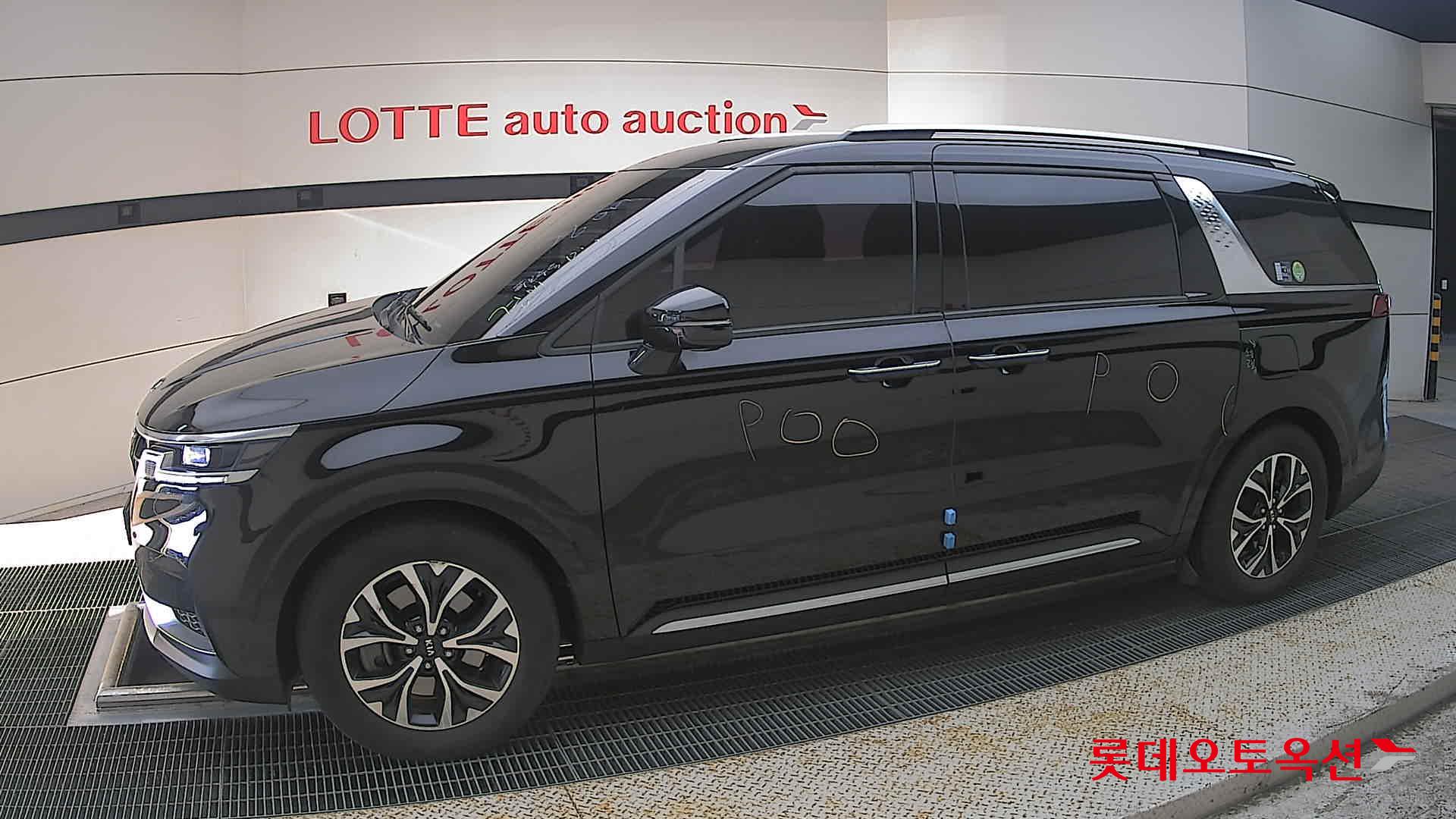 2021 - kia carnival