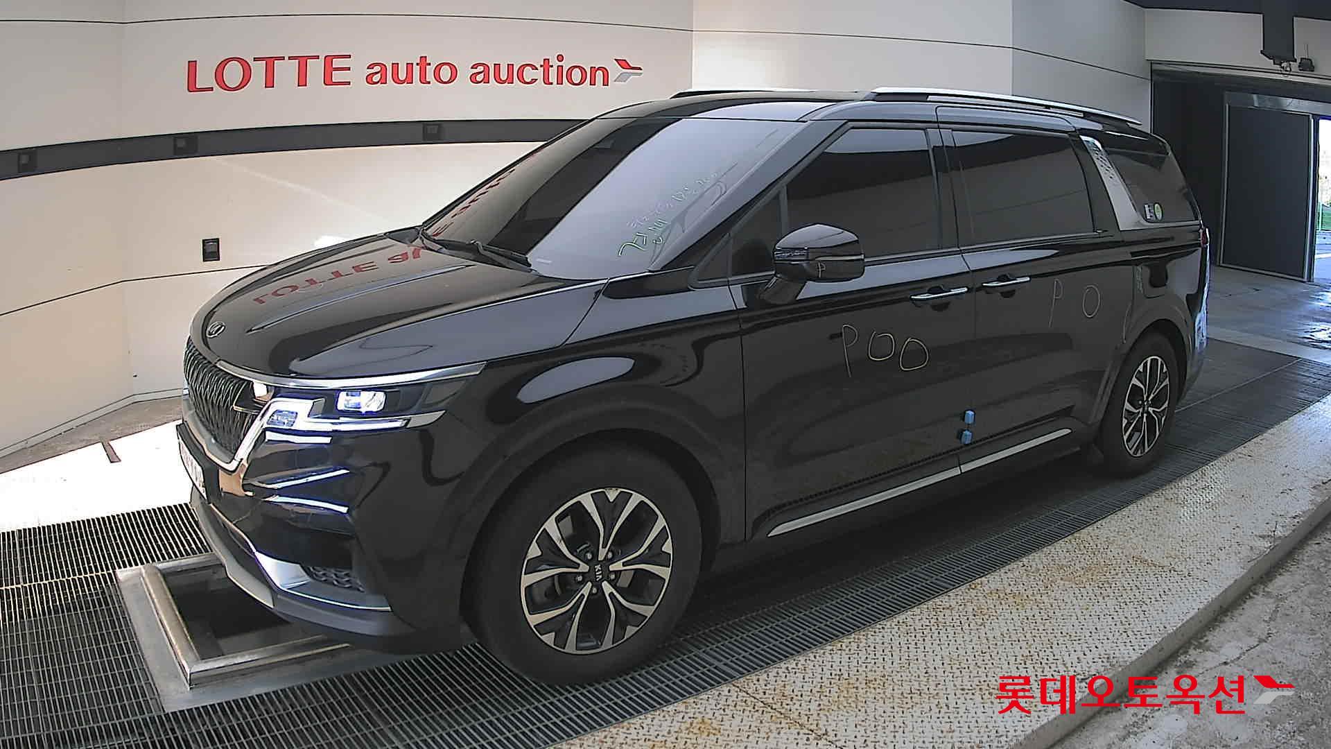 2021 - kia carnival