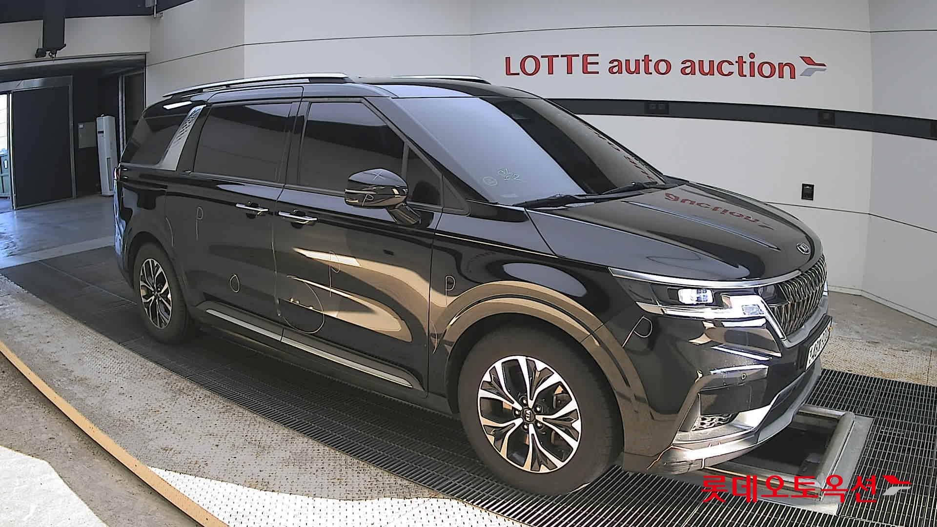 2021 - kia carnival