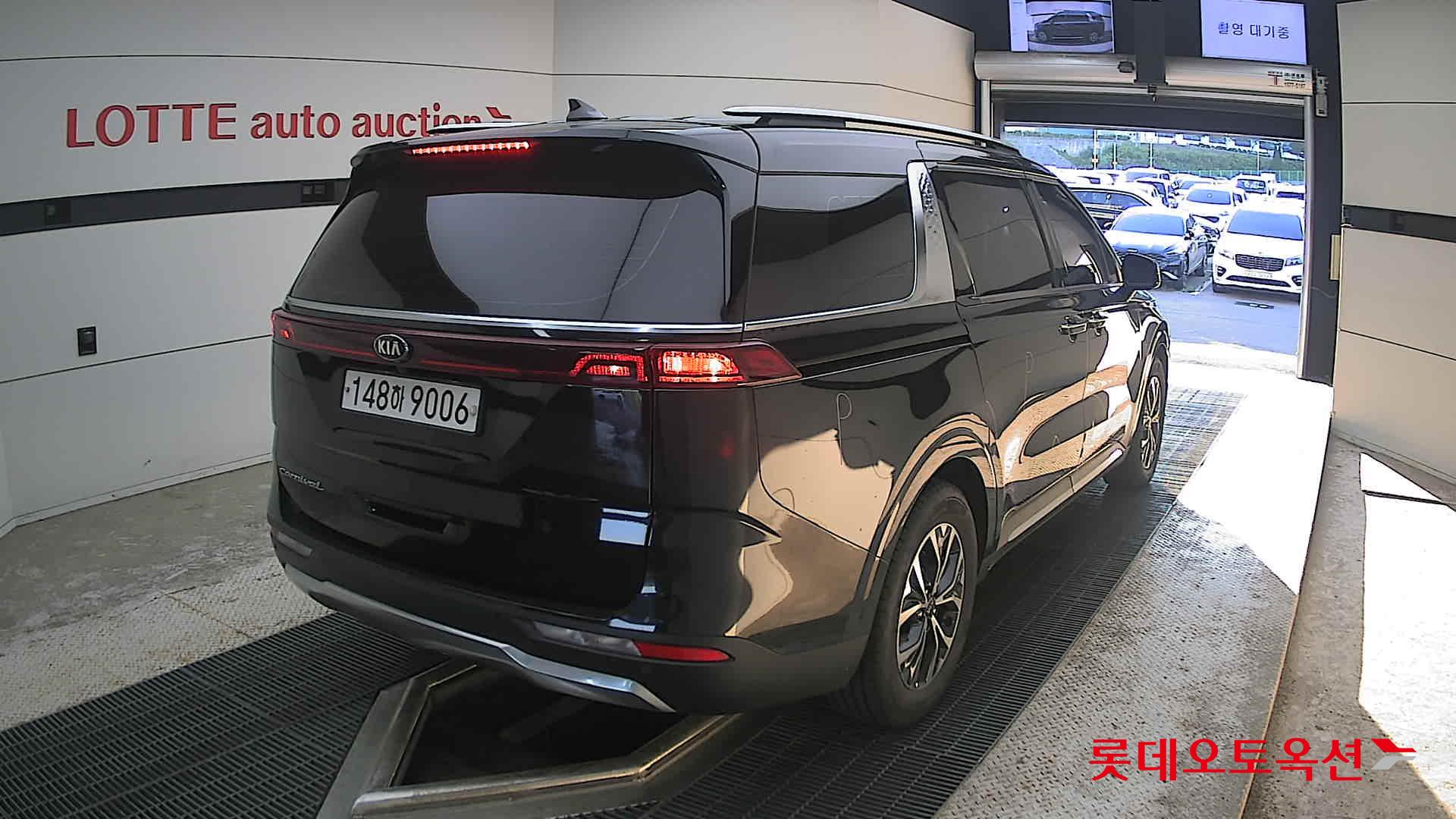 2021 - kia carnival