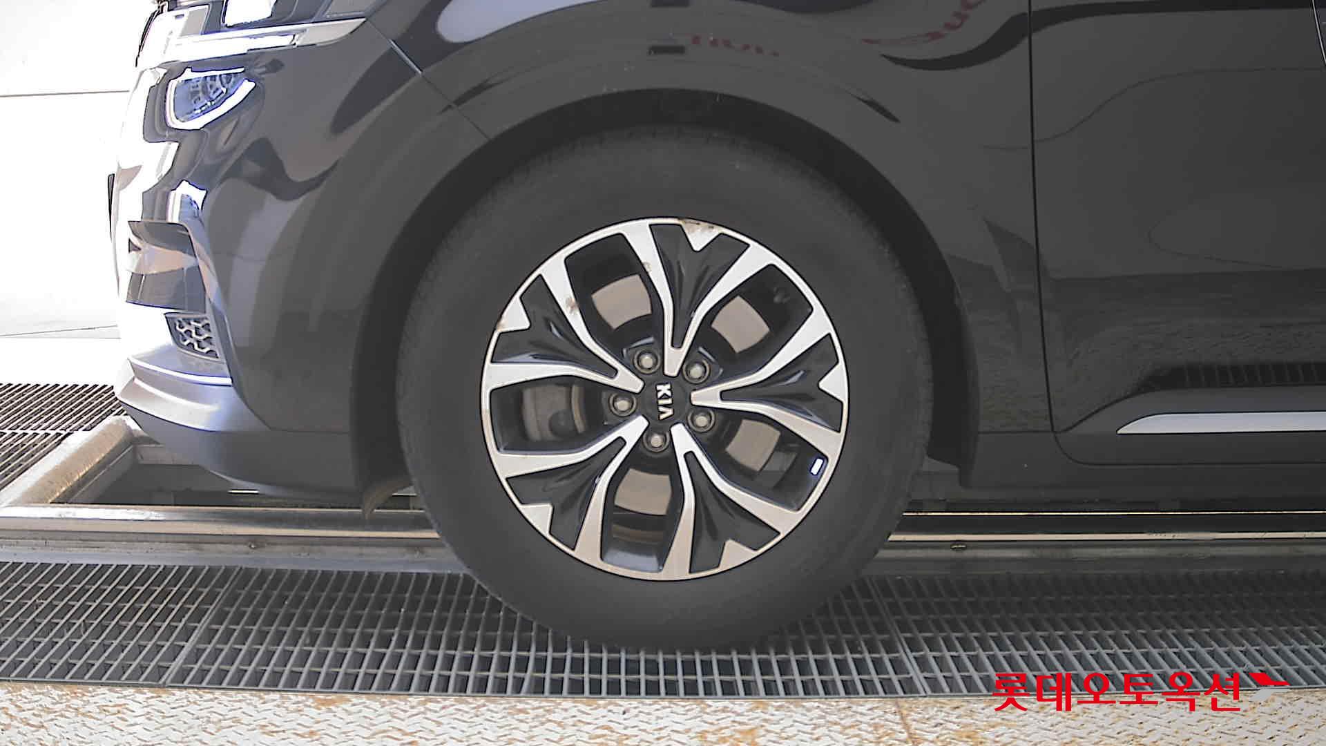 2021 - kia carnival