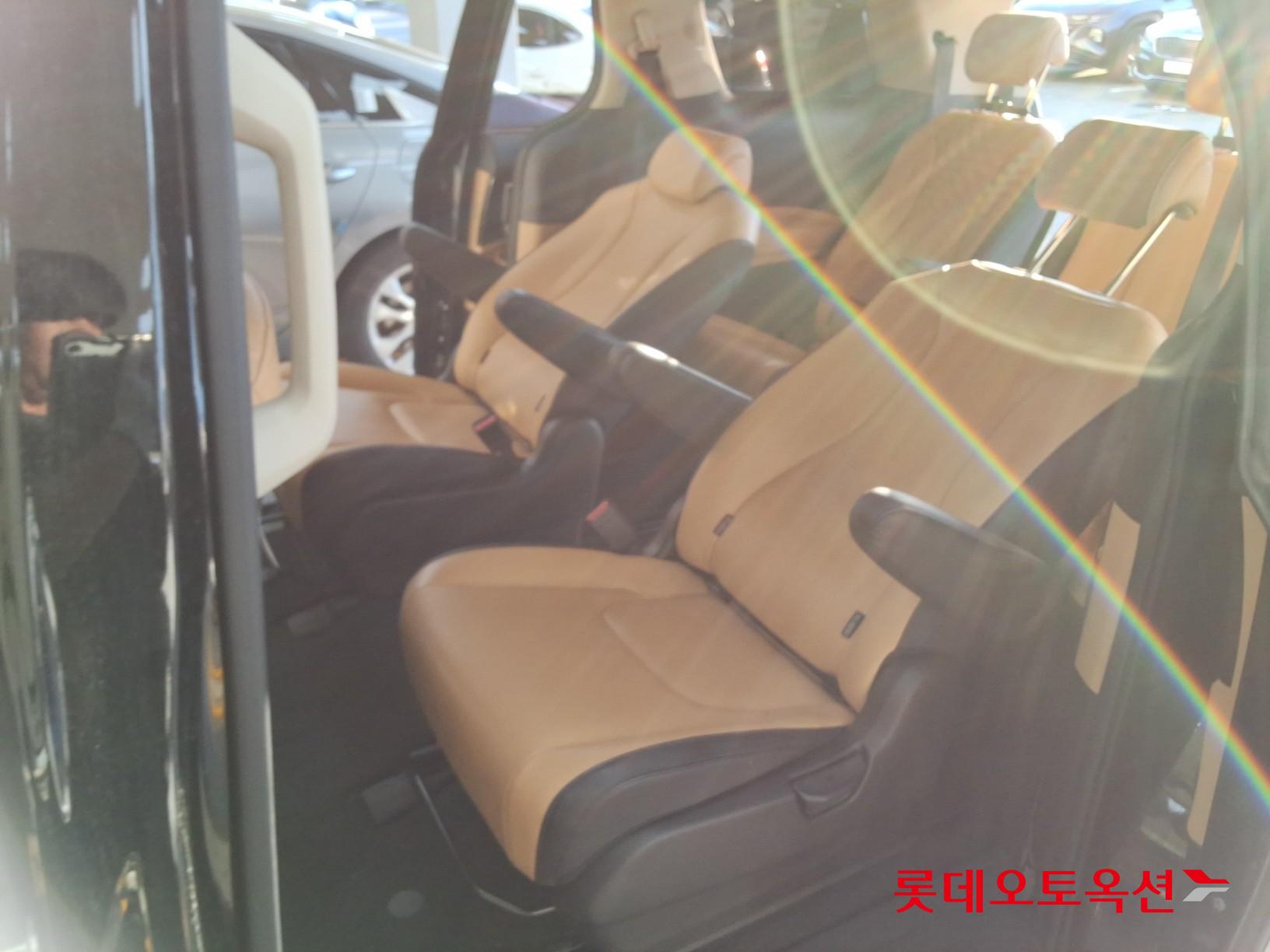 2021 - kia carnival