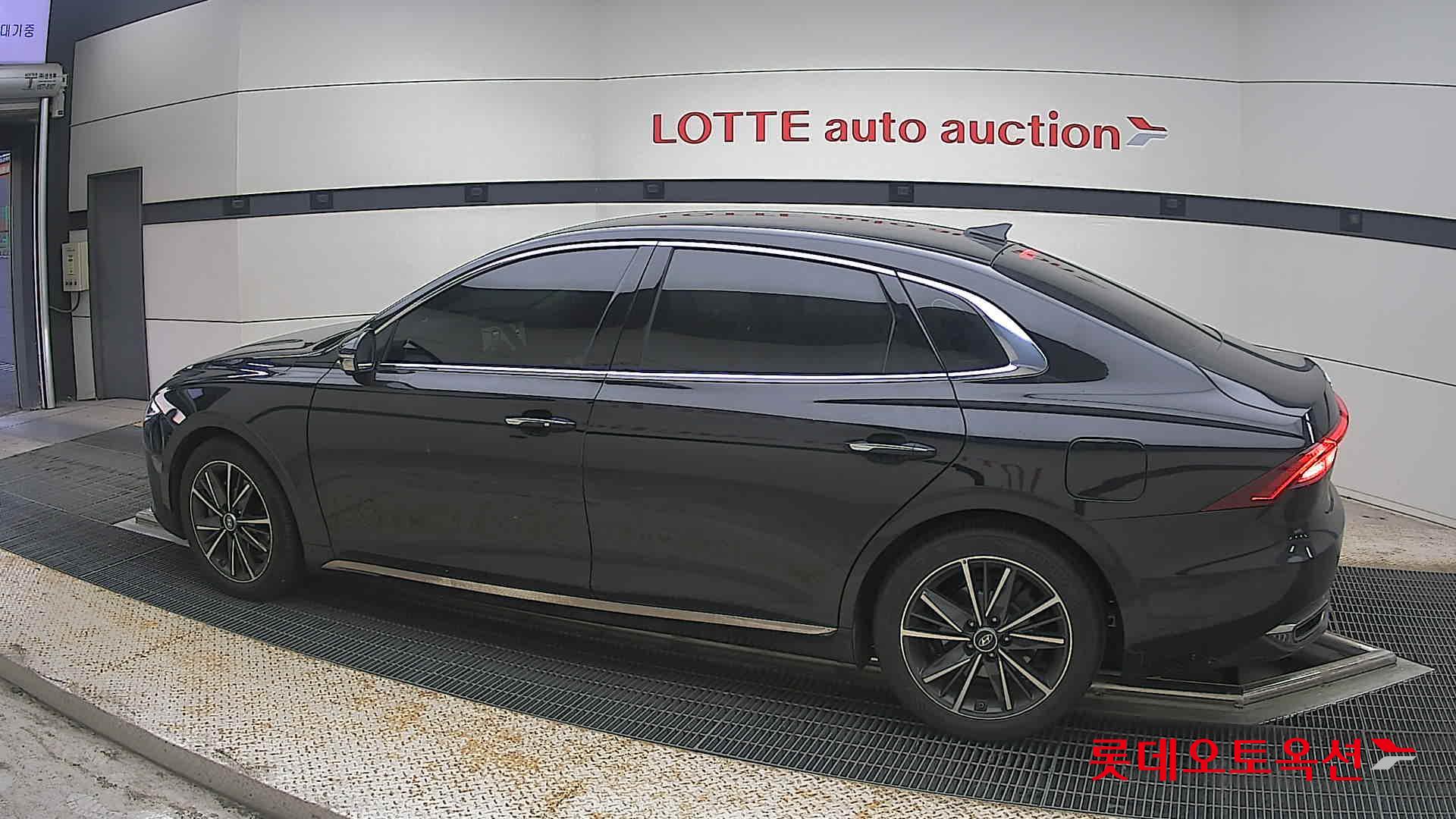 2022 - hyundai grandeur