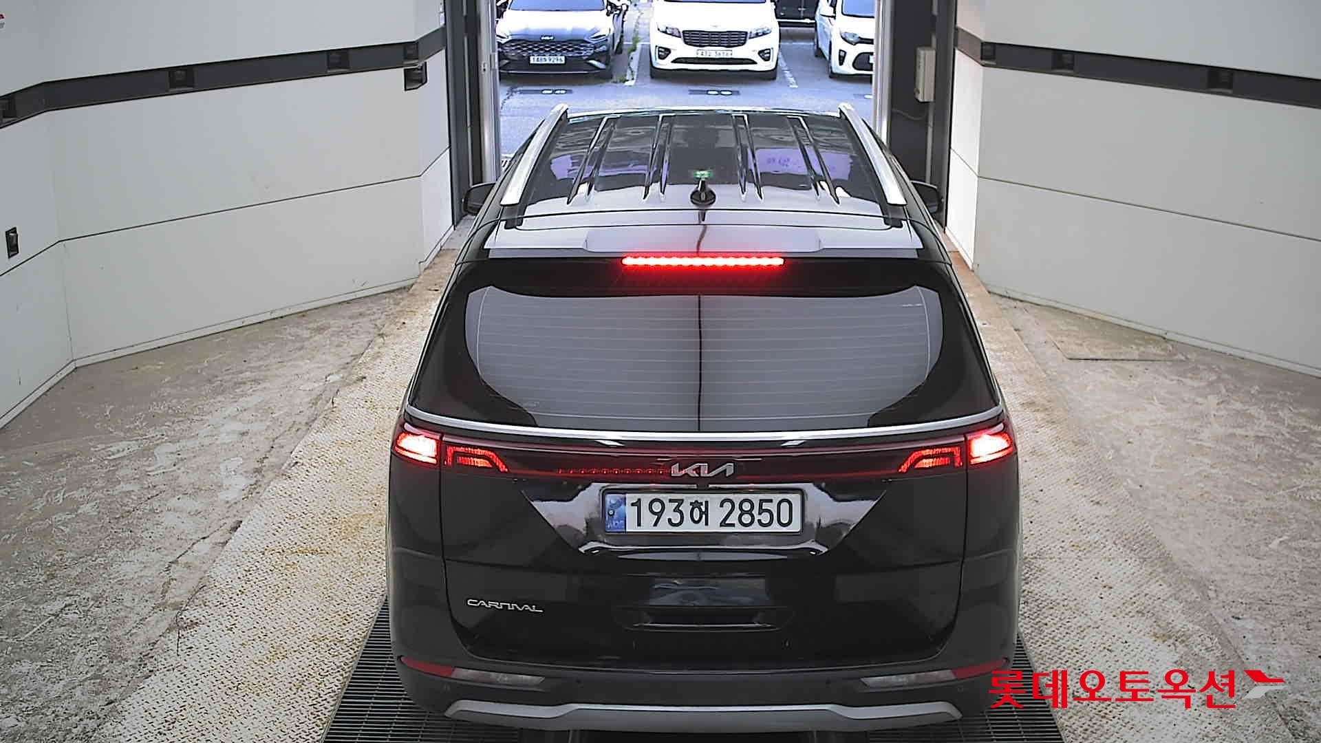 2023 - kia carnival