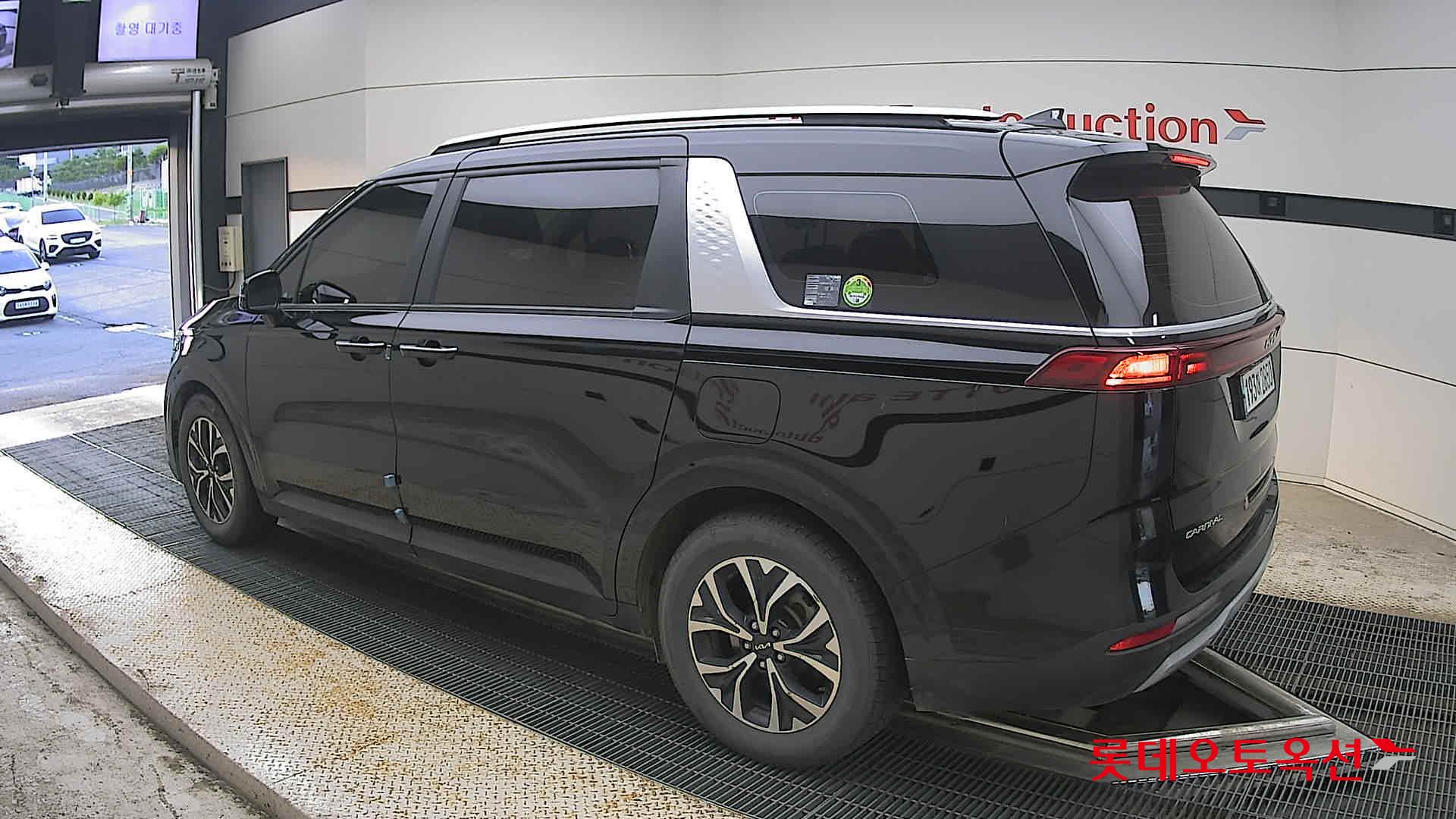 2023 - kia carnival