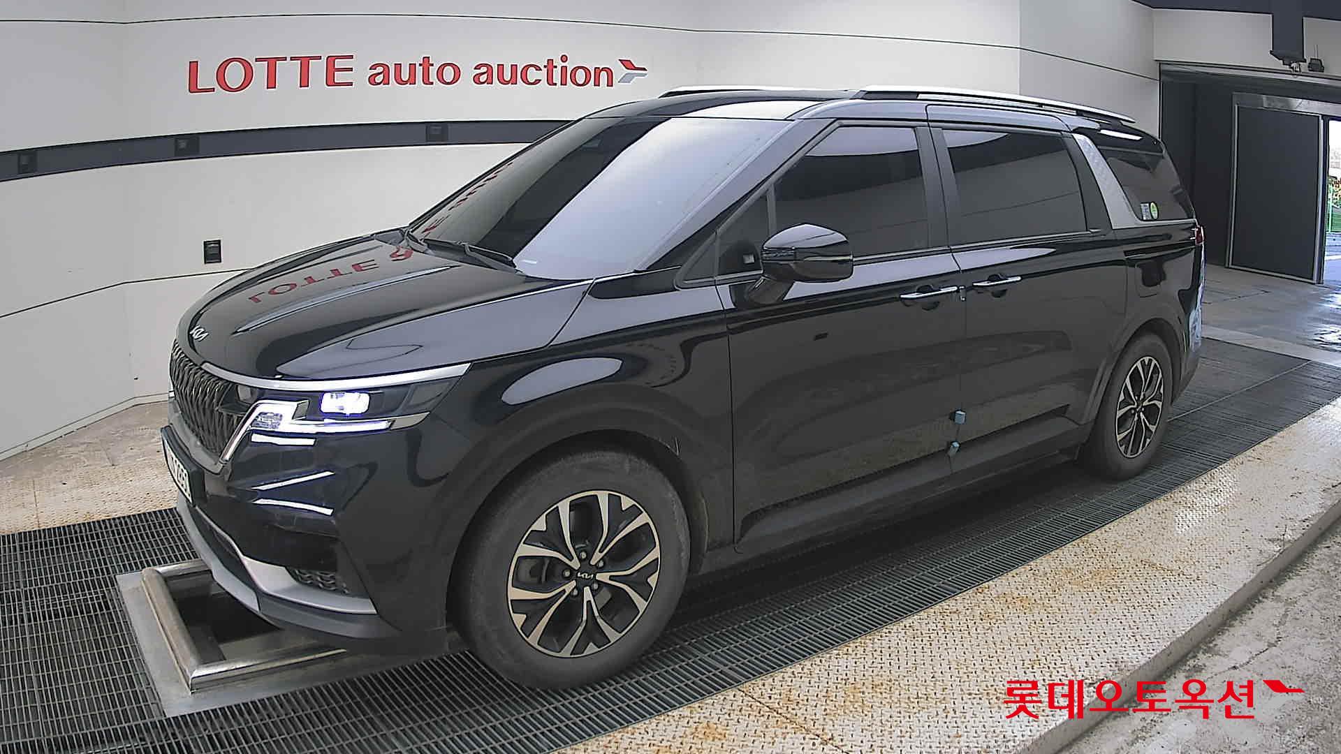 2023 - kia carnival